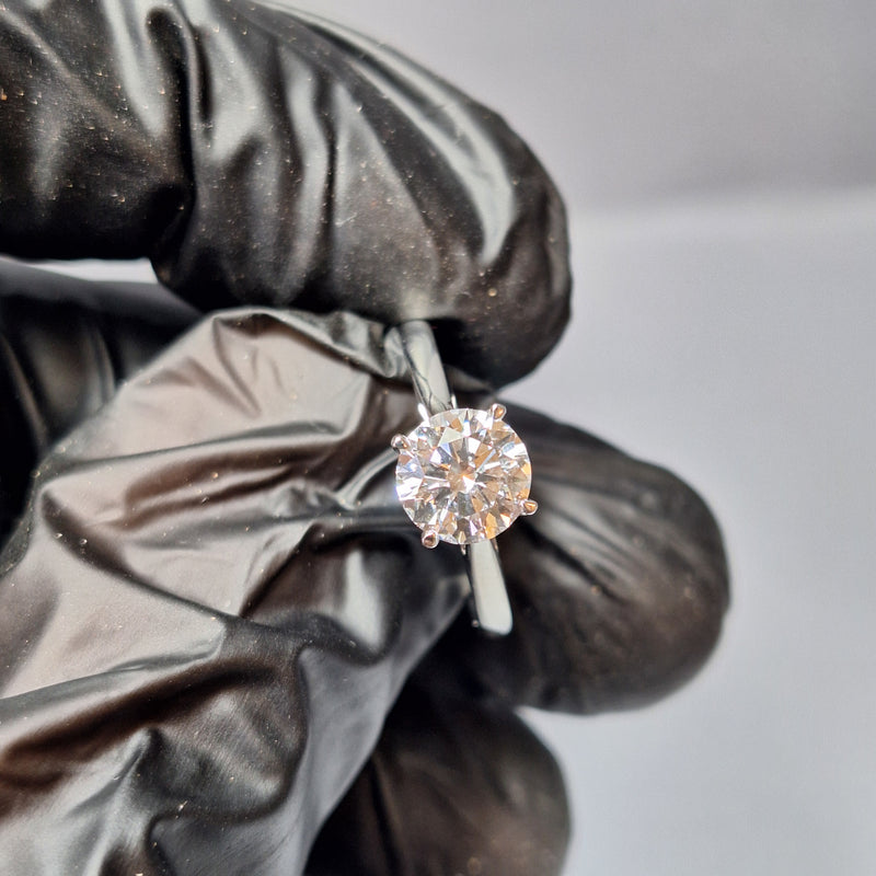 New Round Brilliant Cut 1.28ct Lab Grown Diamond on a Platinum Band