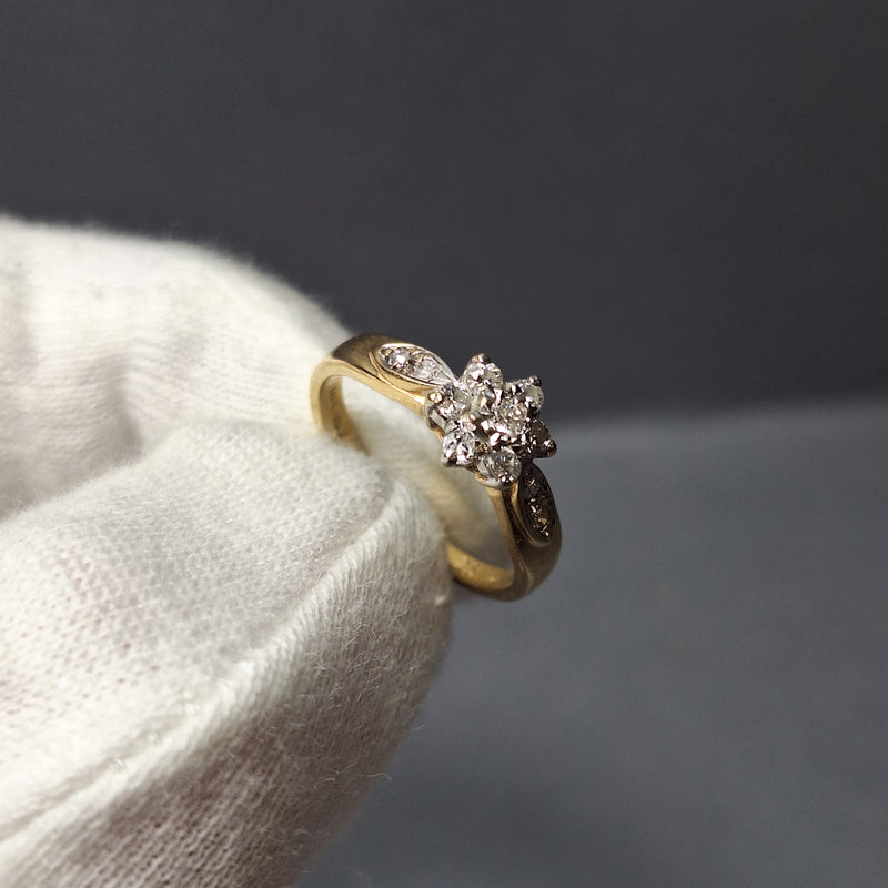 9ct Gold Cluster Ring