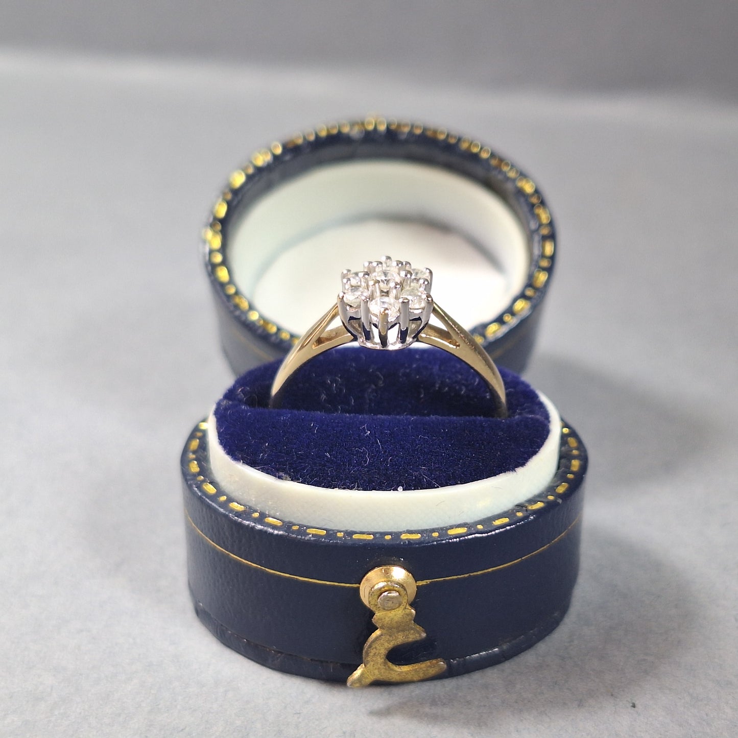 9ct Diamond Cluster Ring