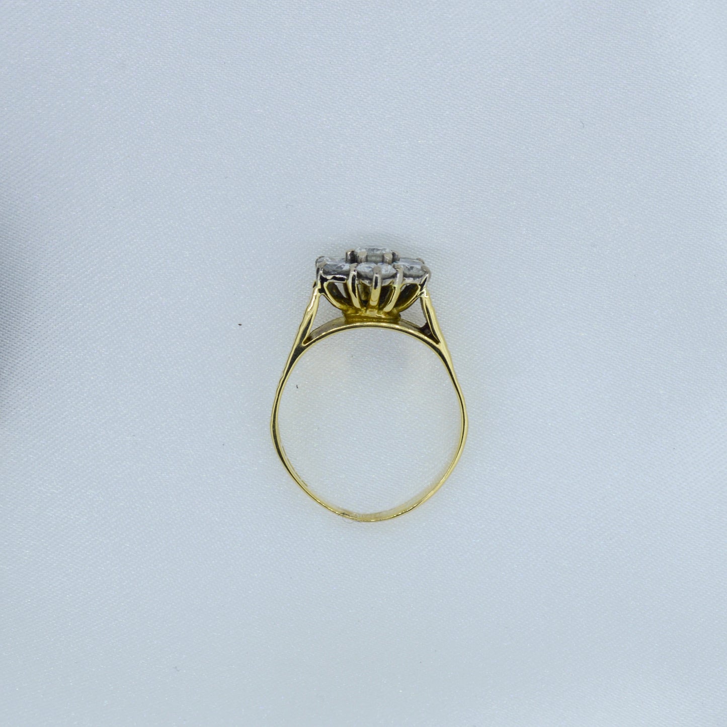 18ct Yellow Gold Diamond Cluster Ring