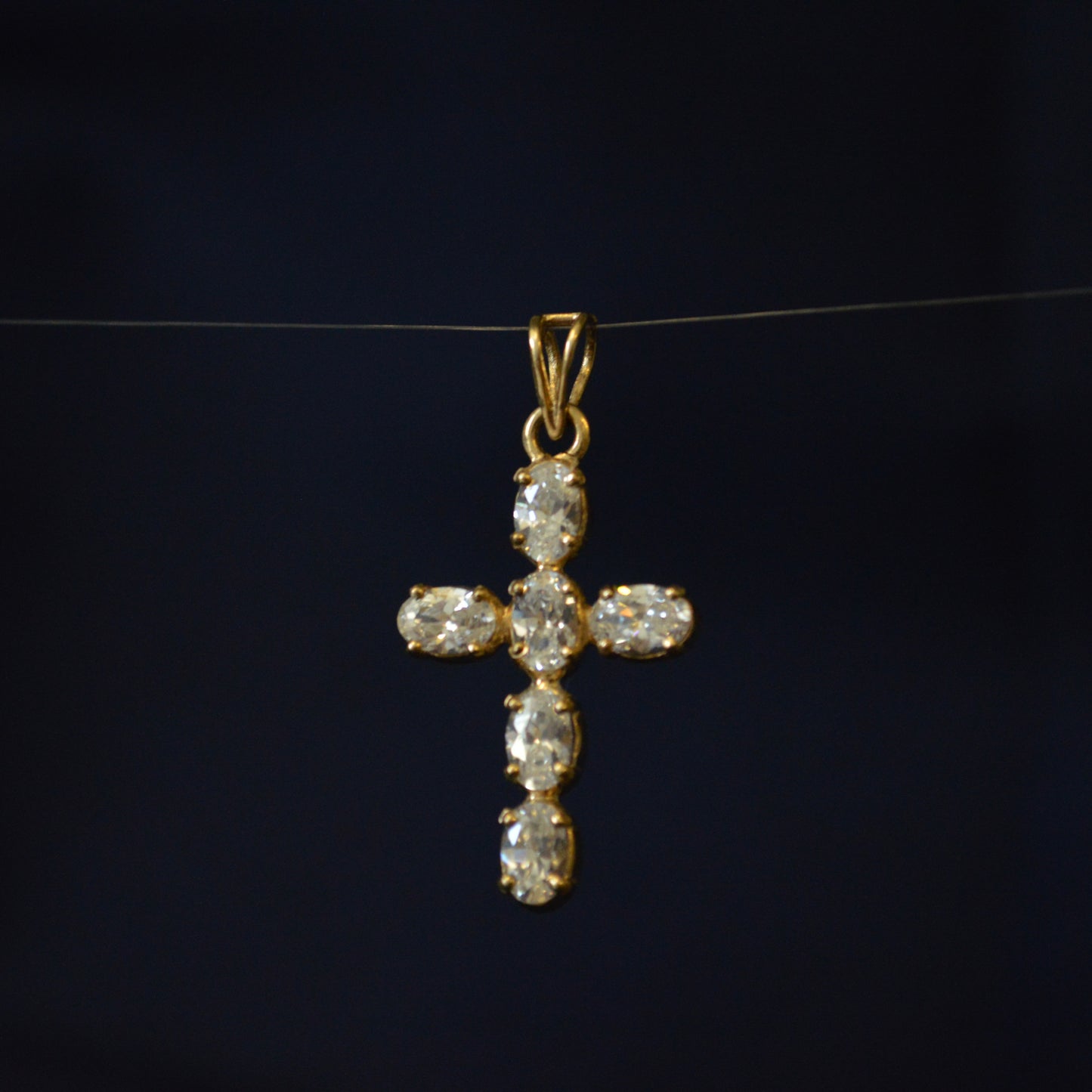 Vintage 9ct Gold Cubic Zirconia Cross