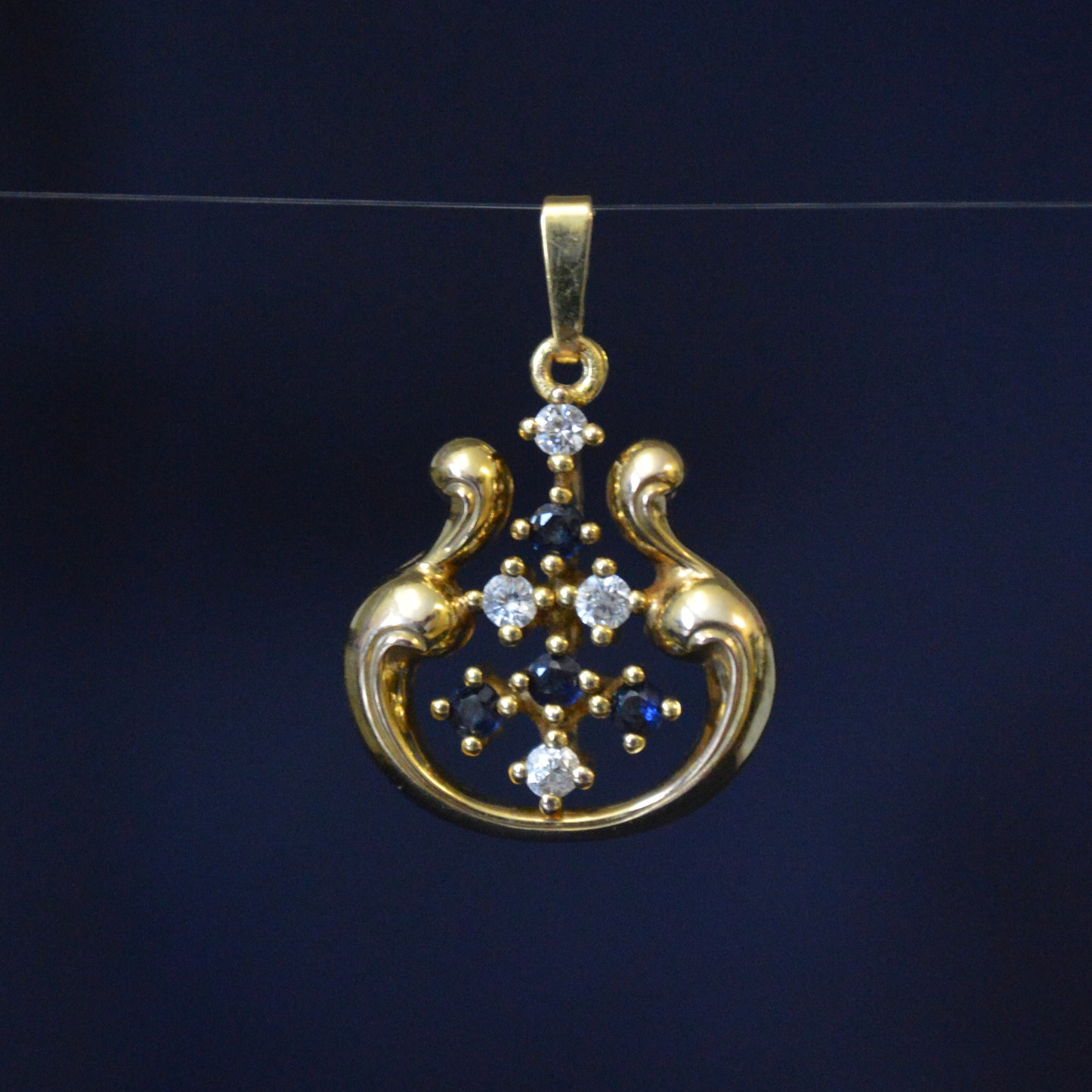9ct Yellow Gold Sapphire & Cubic zirconia pendant