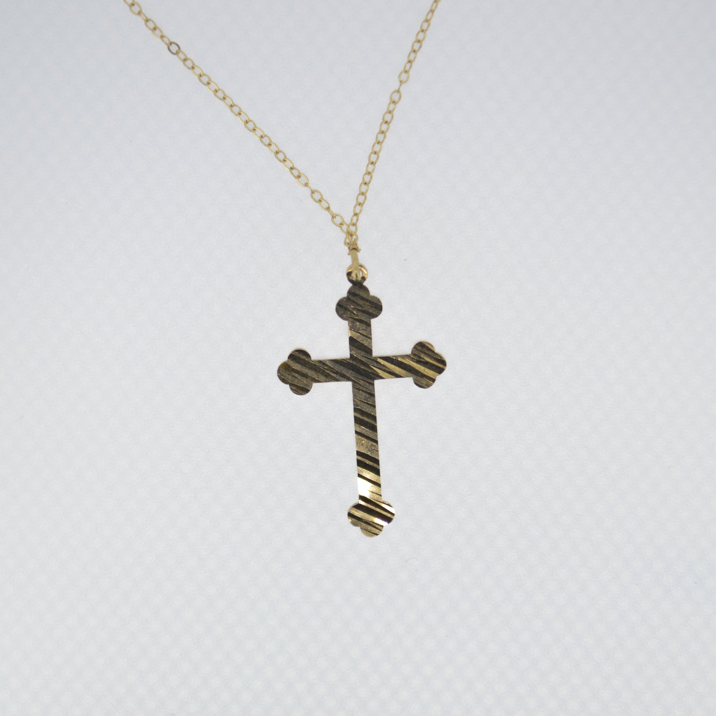 9ct yellow gold Cross pendant with chain
