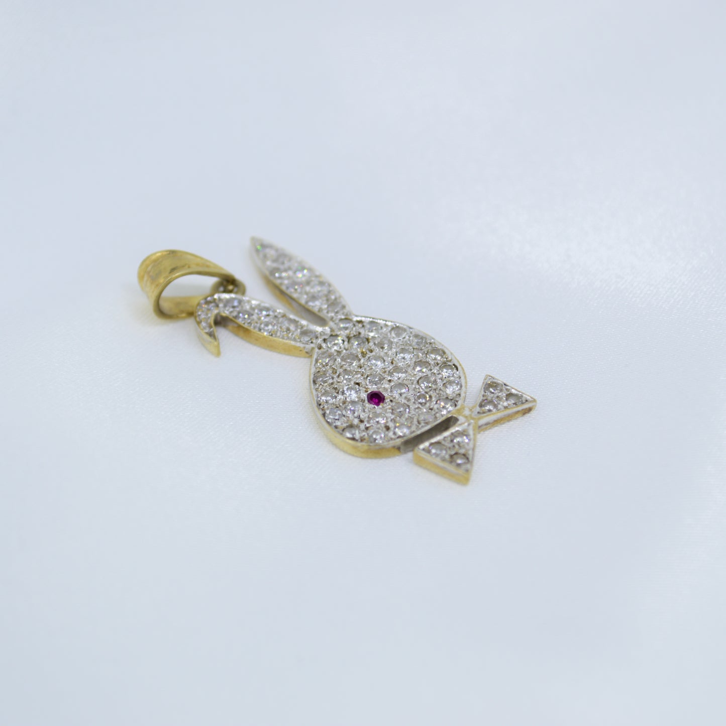 9ct Bunny head pendant