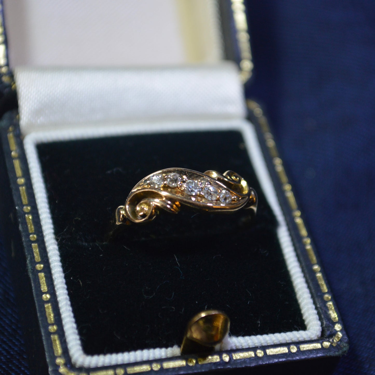 18ct Vintage Style ring