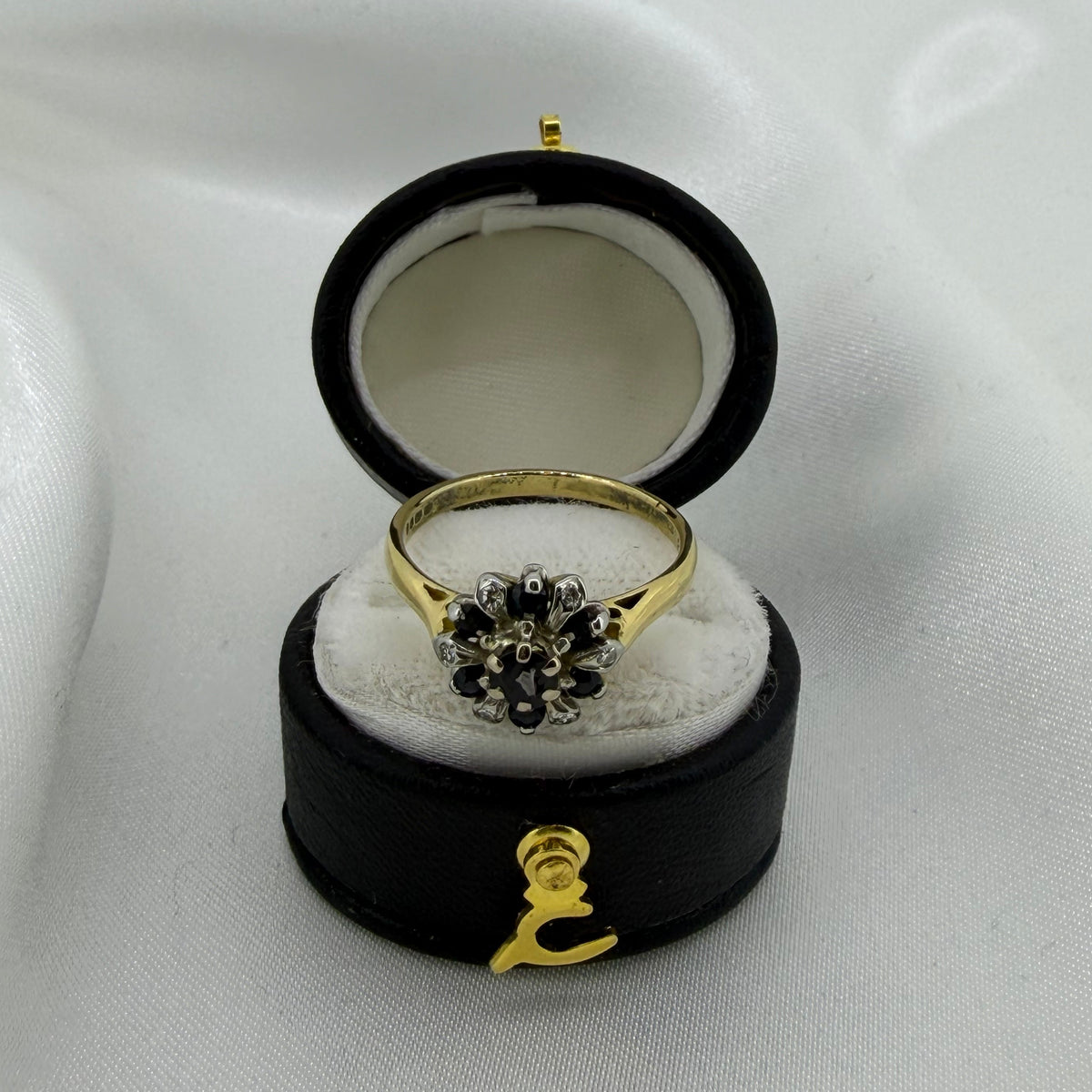 18ct Yellow gold sapphire and diamond cluster ring