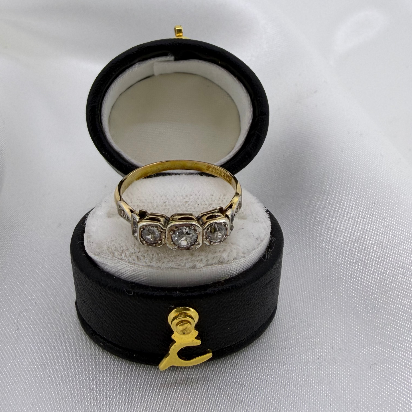 Vintage 18ct Yellow gold old-cut diamond ring