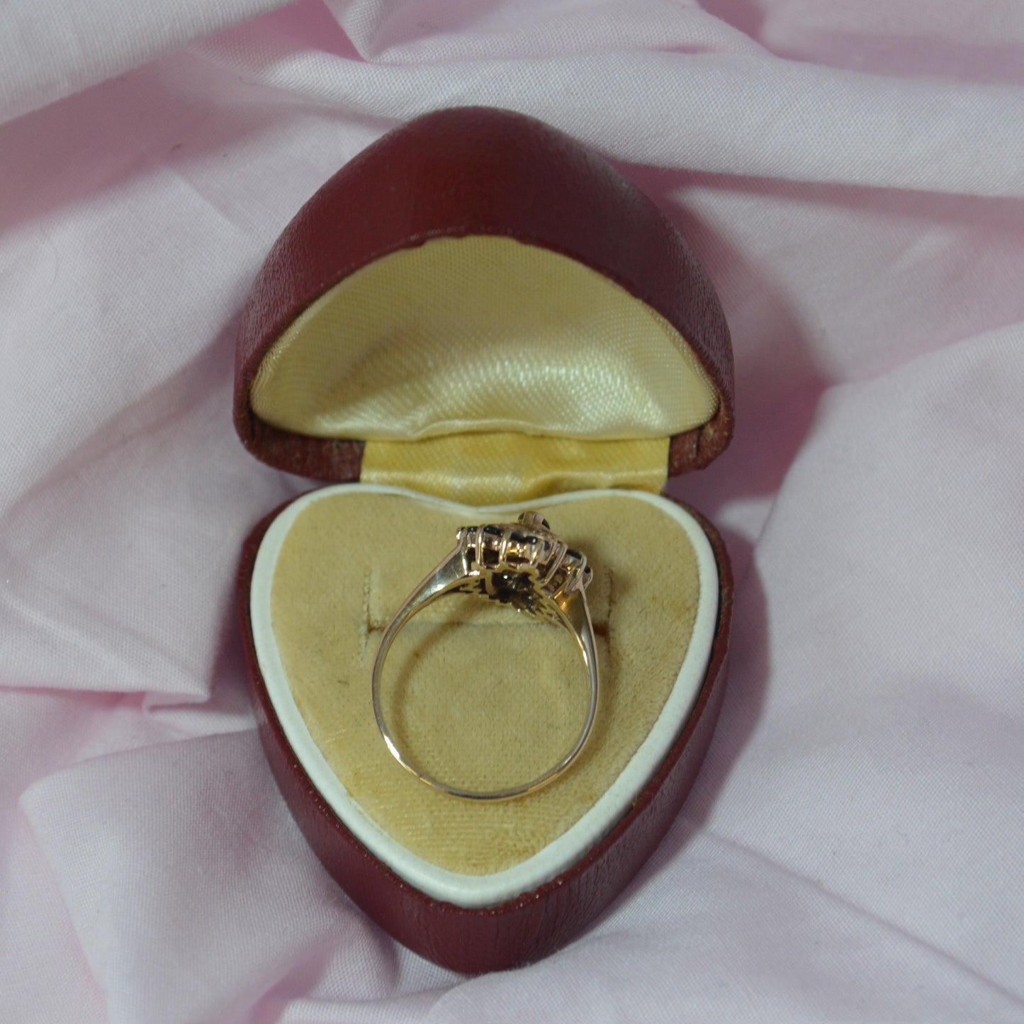 Vintage 9ct ring with multiple deep blue sapphires