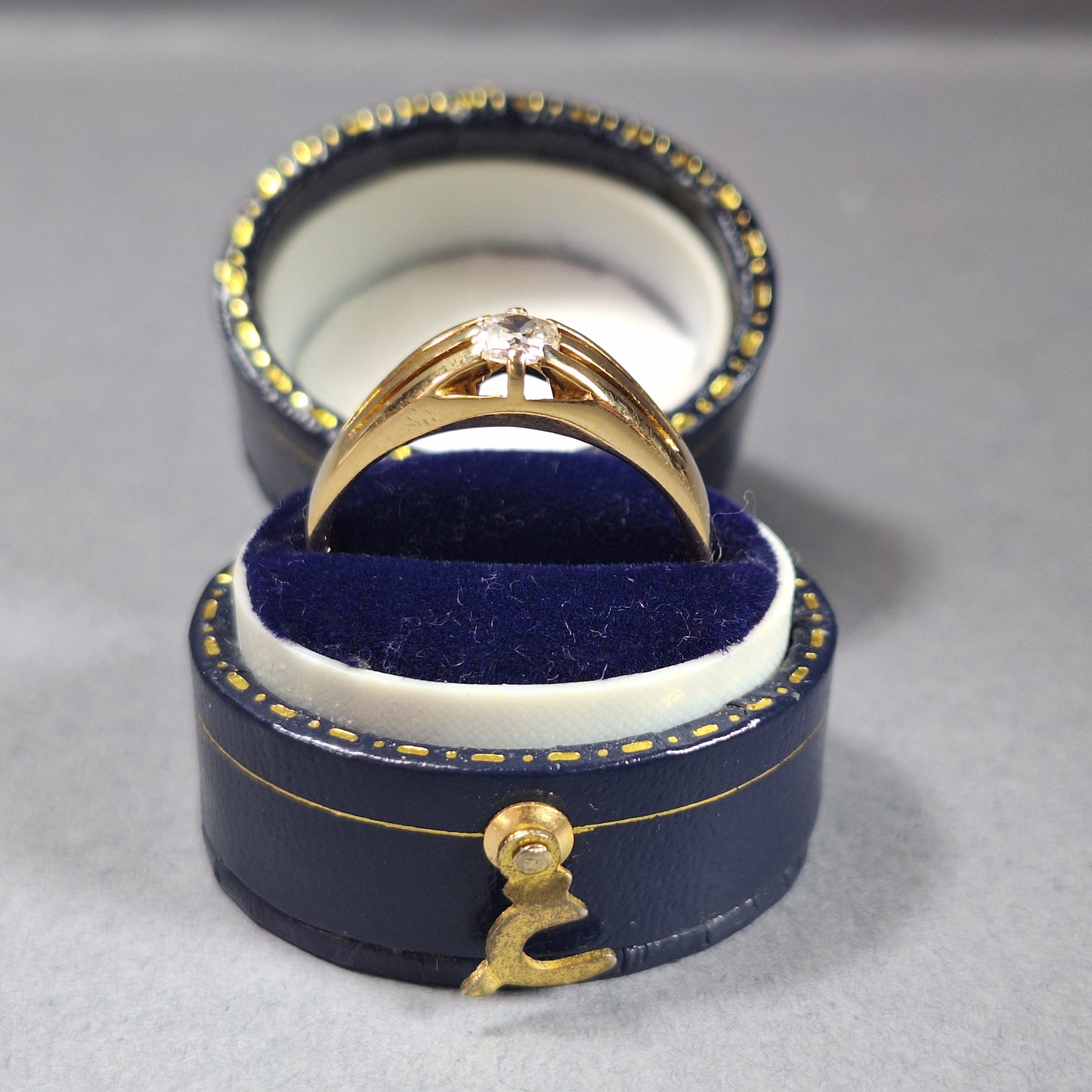 18ct Gold Diamond Single Stone Ring