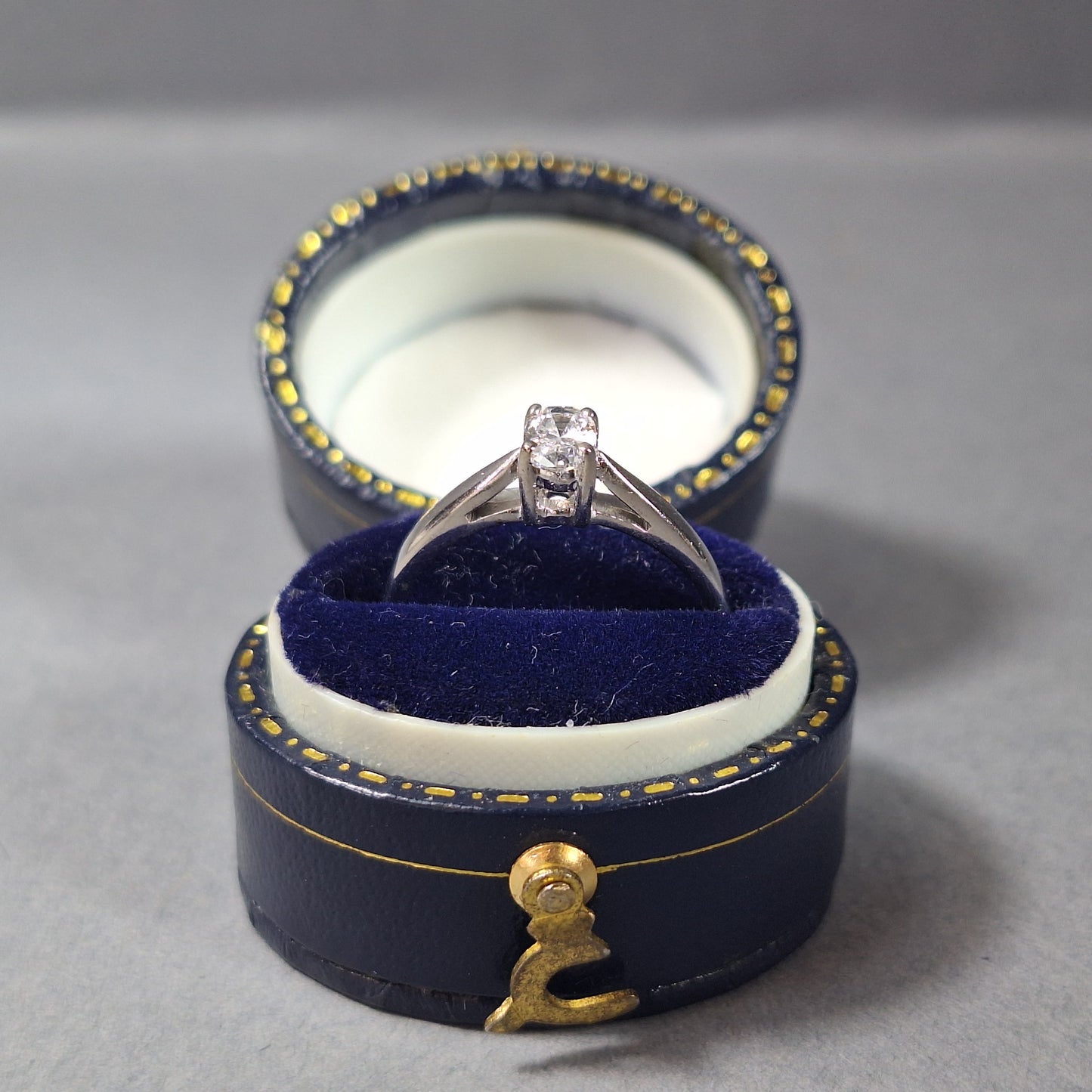 18ct White Gold Diamond Engagement Ring