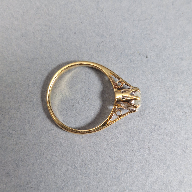 18ct Gold Single Stone Diamond Ring