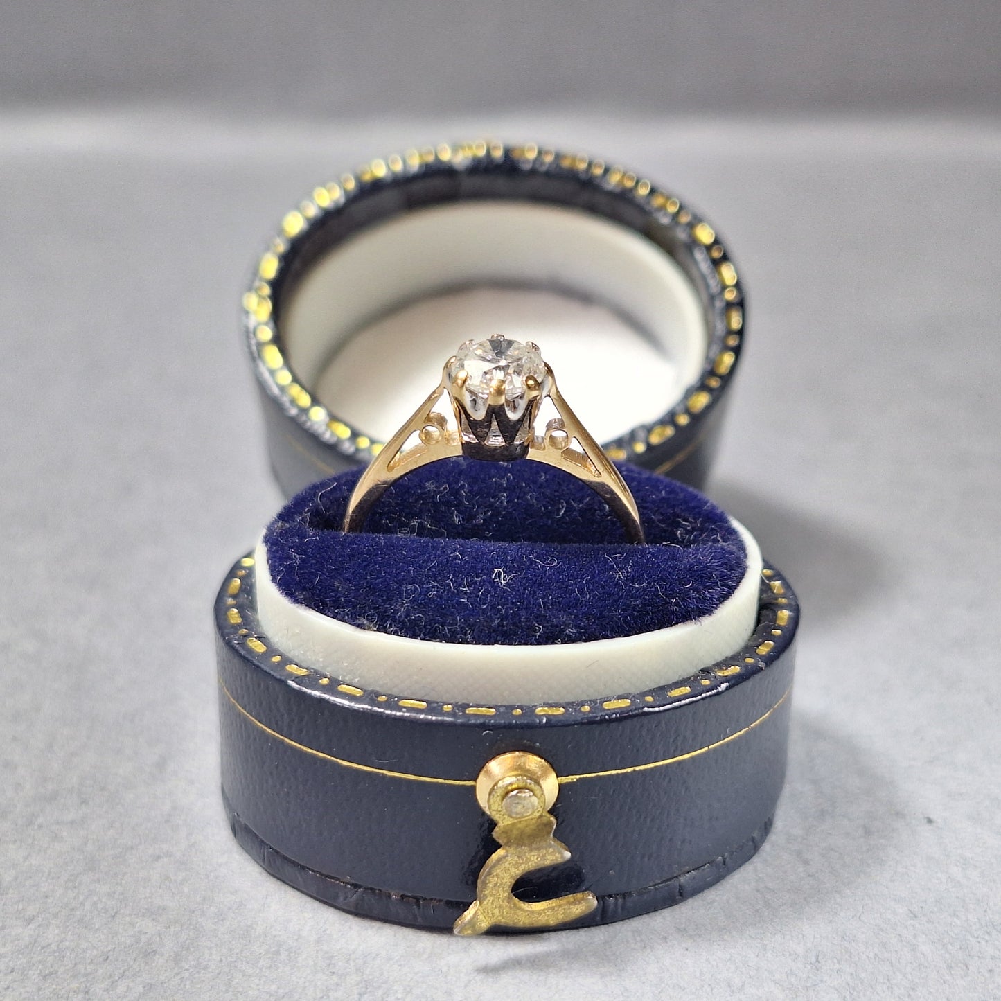 18ct Gold Single Stone Diamond Ring