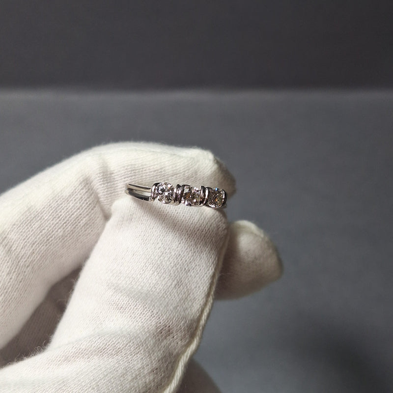 18ct White Gold 3 Stone Diamond Ring