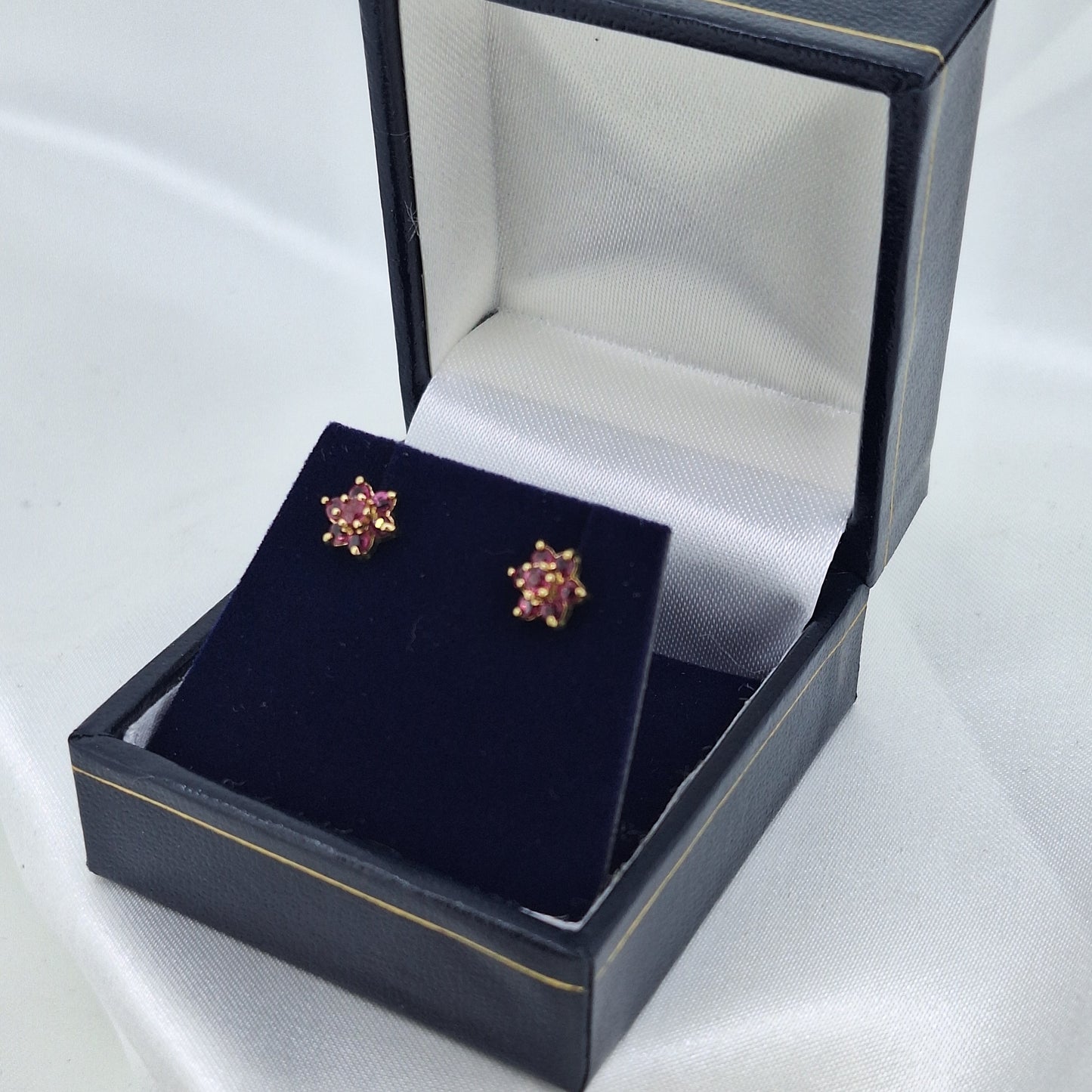 9ct Ruby flower studs