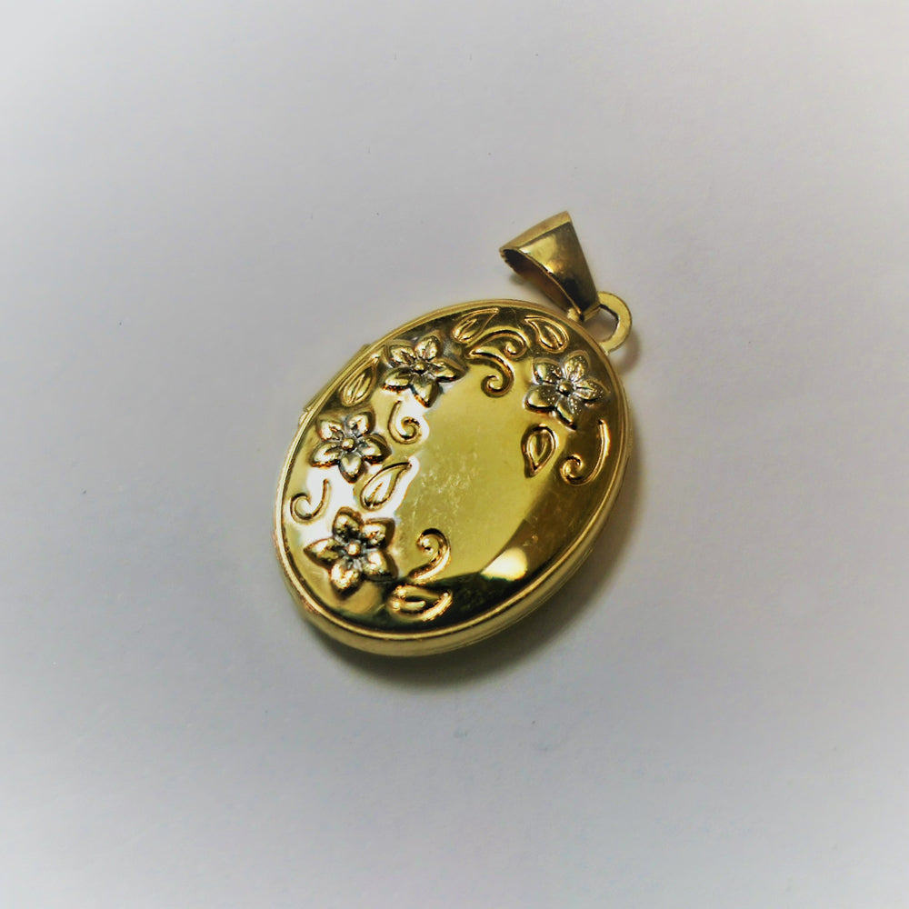 Vintage 9ct flower decorated Gold Locket