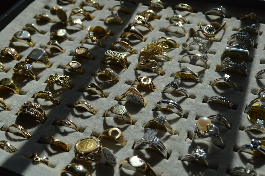 5 reasons why you should invest in Gold