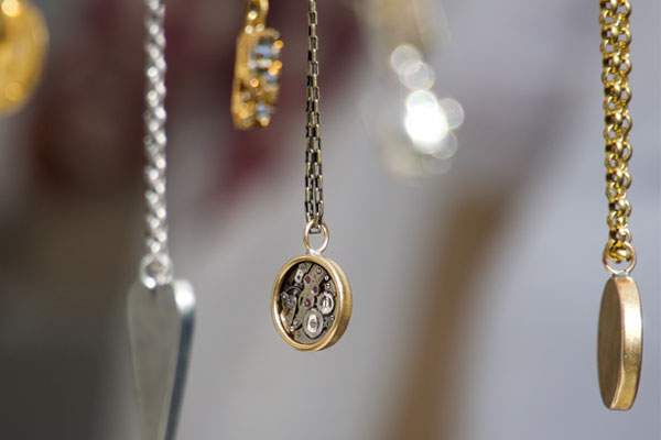 Vintage Jewellery Buying Tips