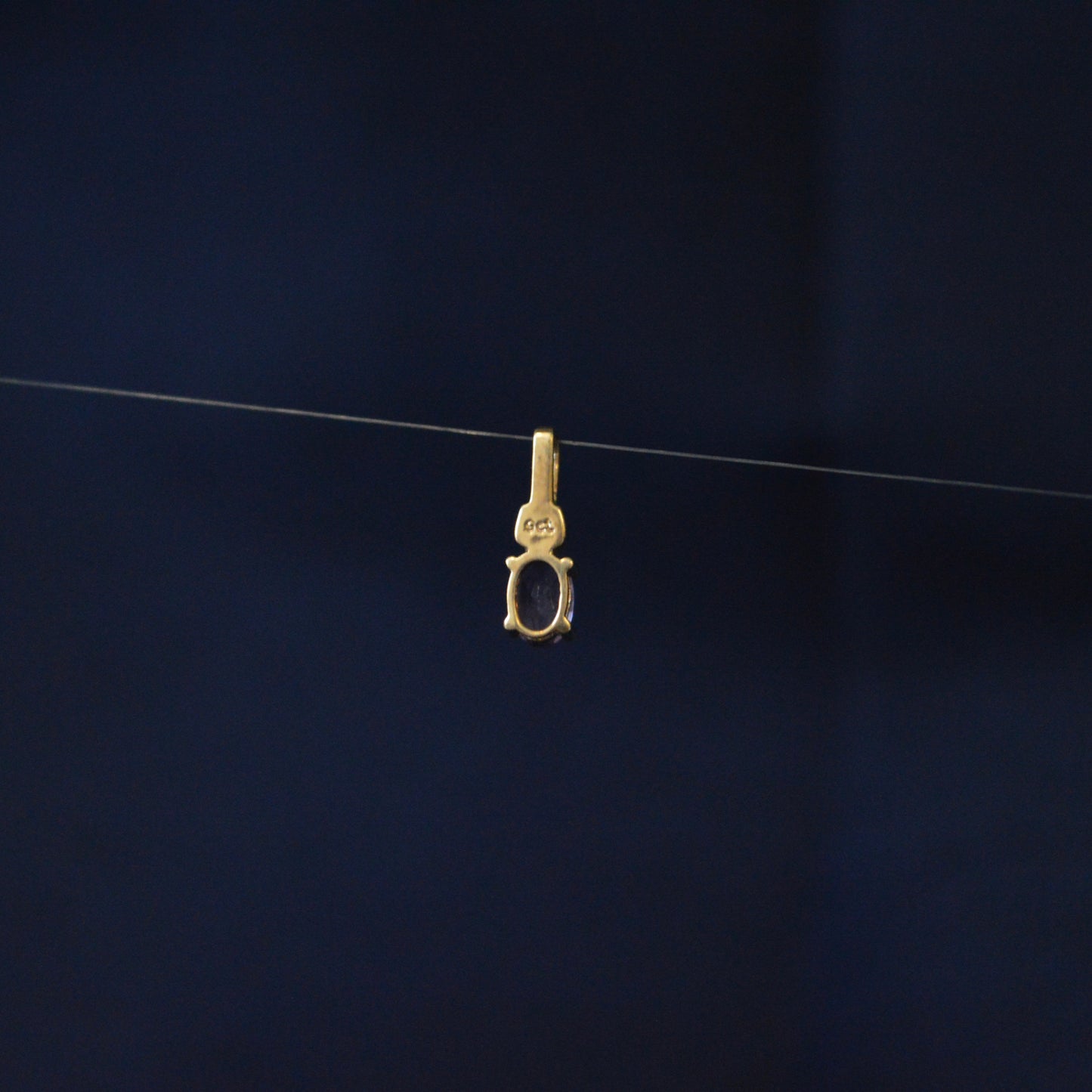 9ct Yellow Gold Amethyst pendant