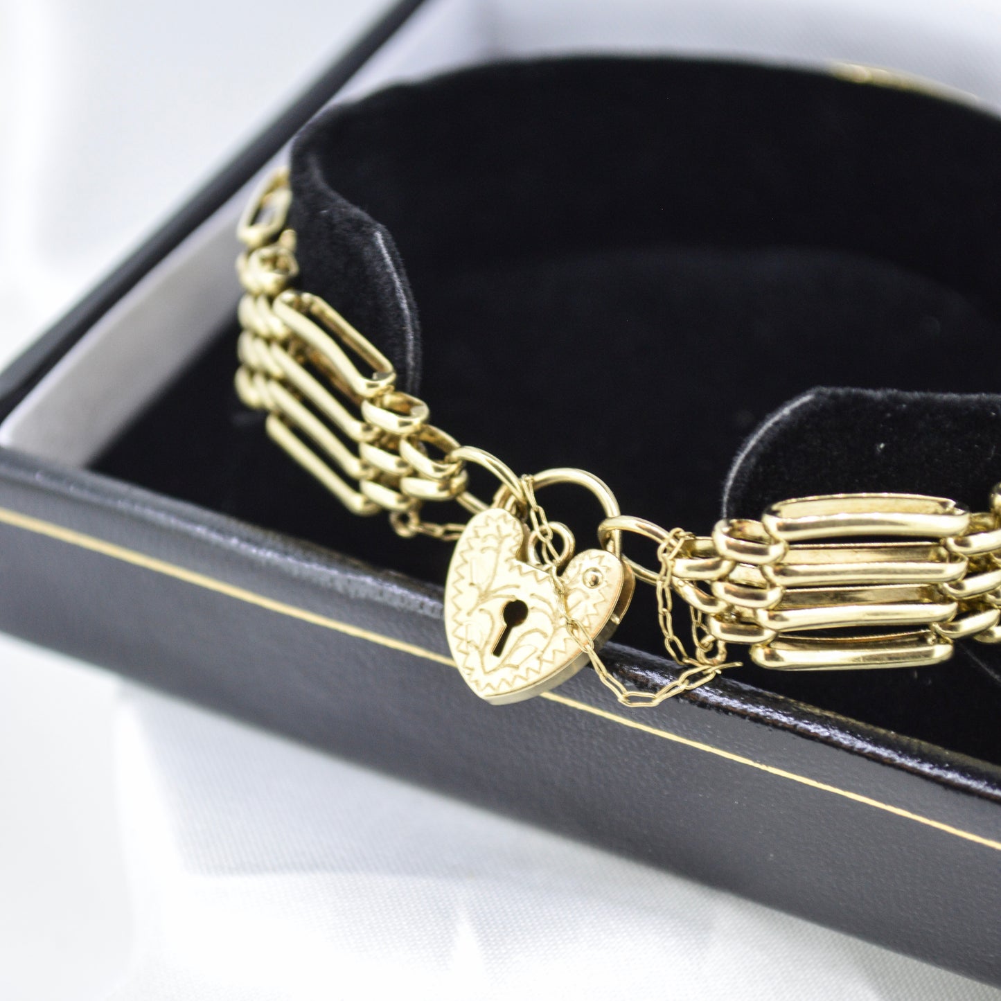 Vintage Style 9ct Yellow Gold ladies Gate bracelet