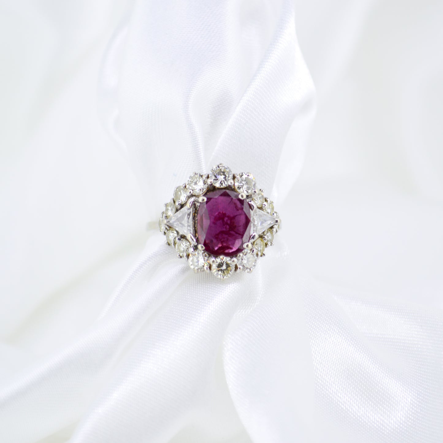 Oval Cut Ruby & Diamond Ring Gold