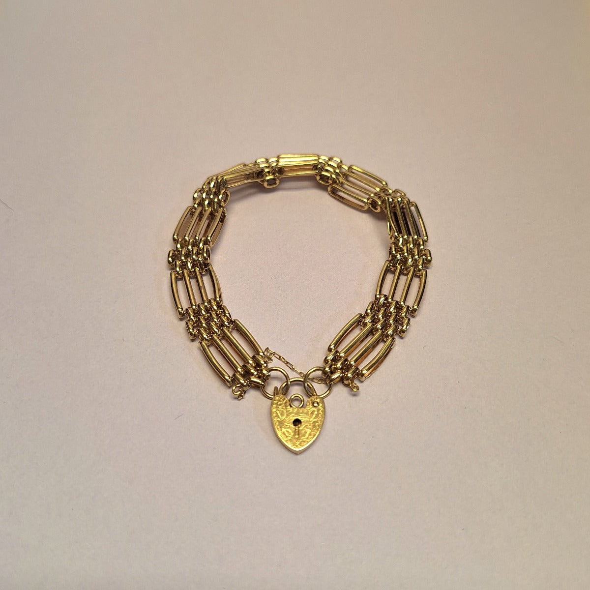 Vintage Style 9ct Yellow Gold ladies Gate bracelet