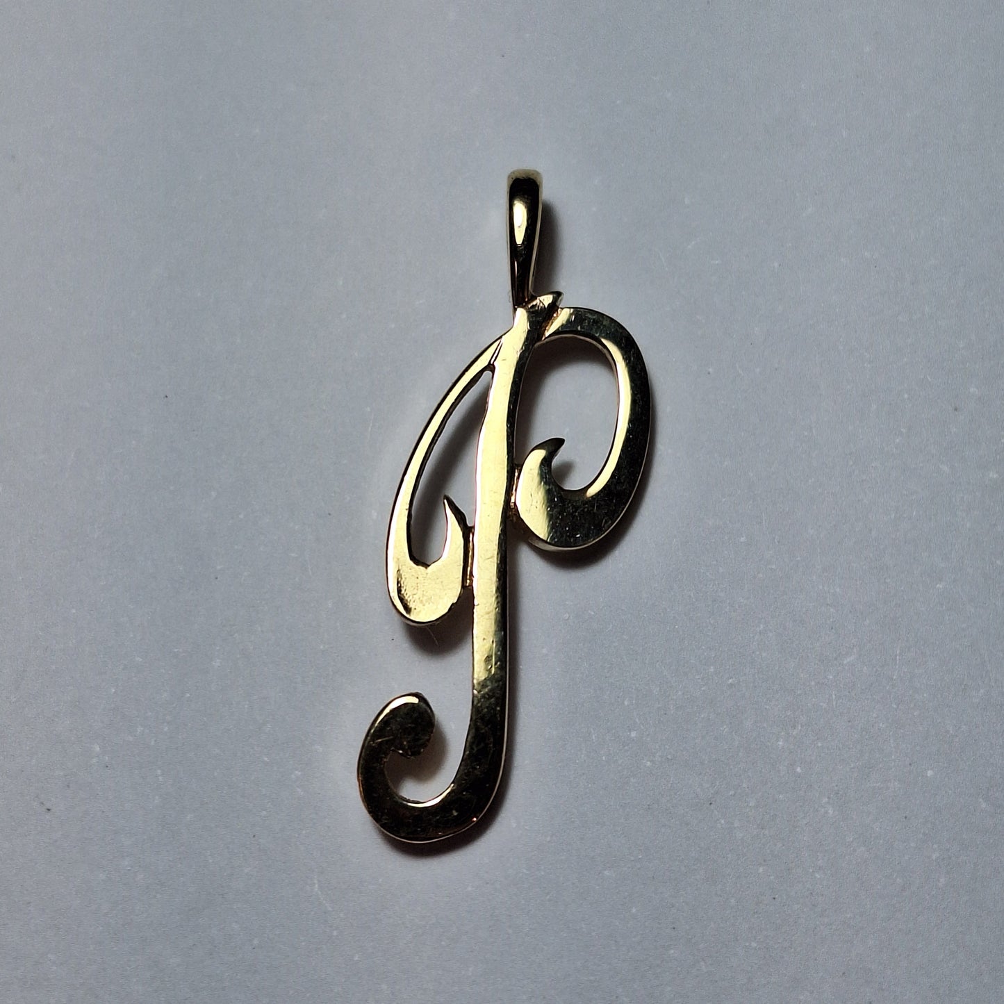 9ct Yellow Gold P Pendant