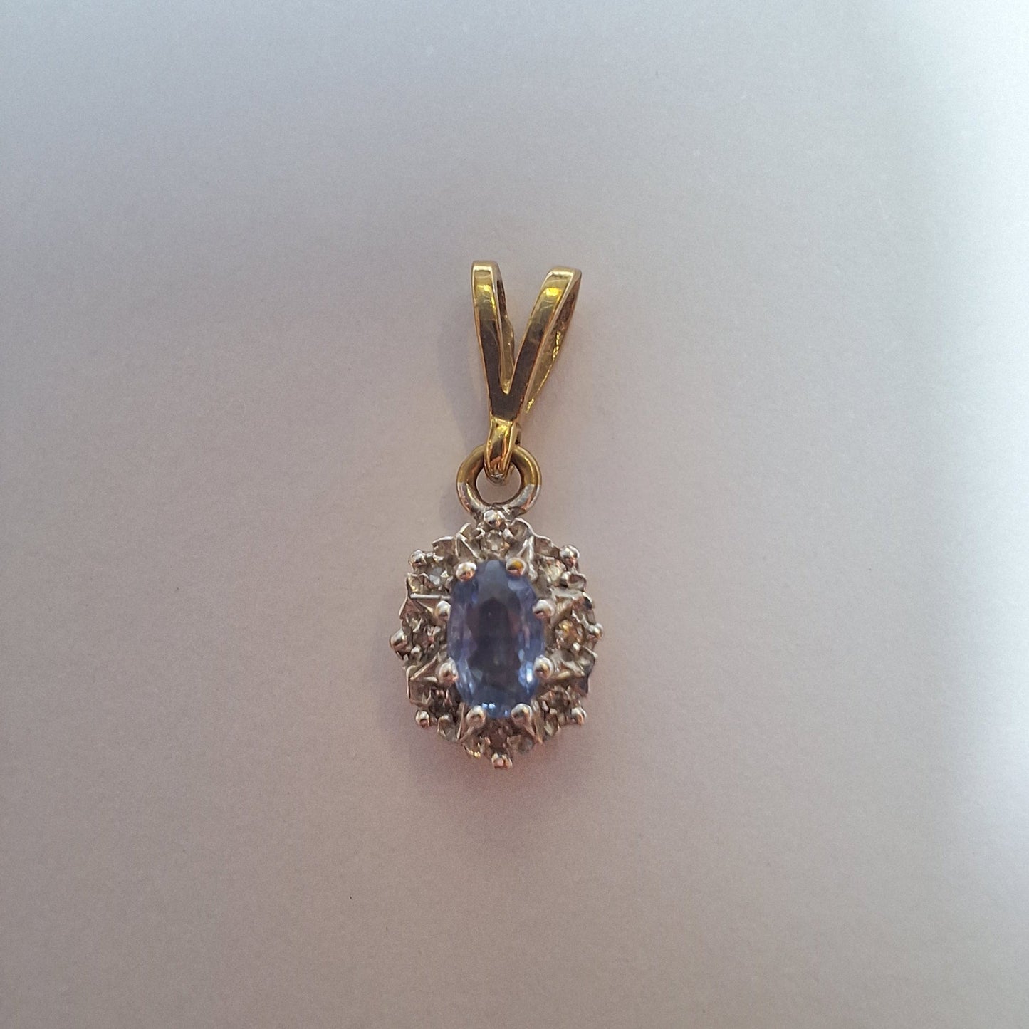 9ct gold Blue topaz pendant