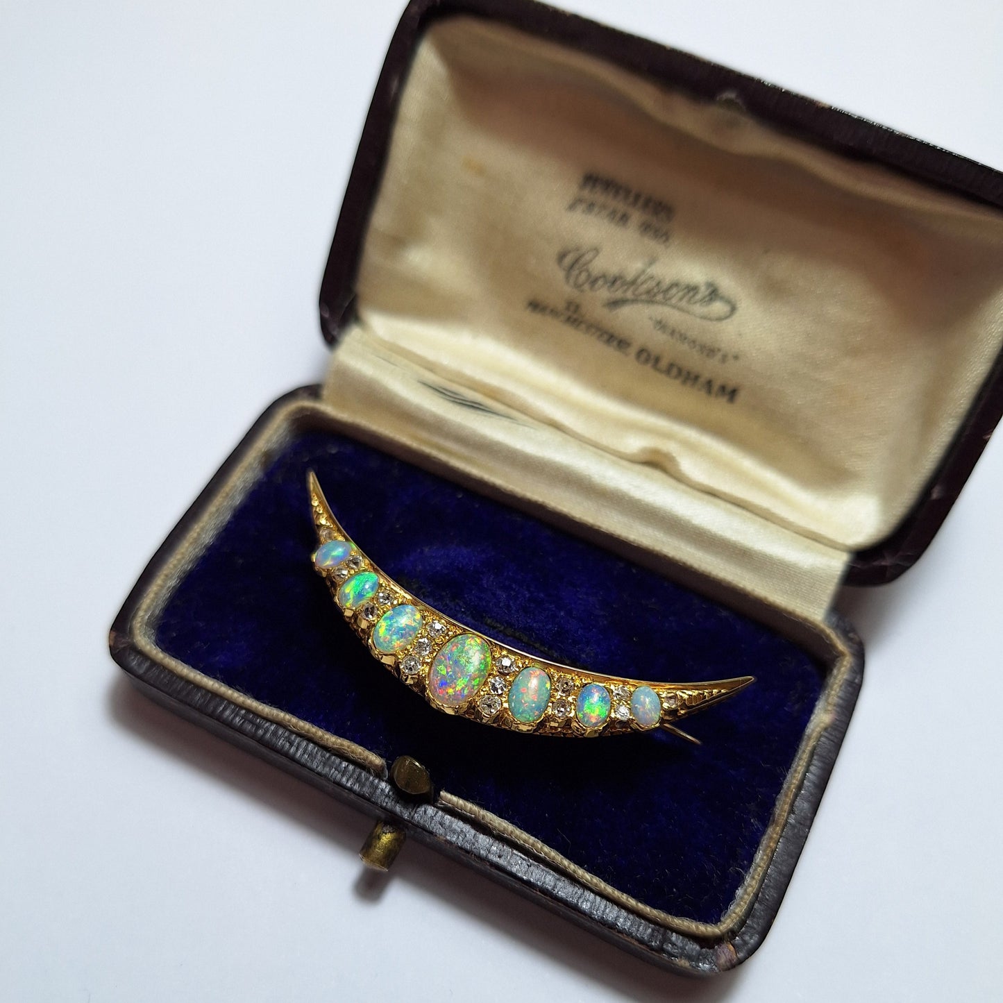 Vintage 18ct Yellow Gold Opal & Diamond crescent shaped brooch with original box