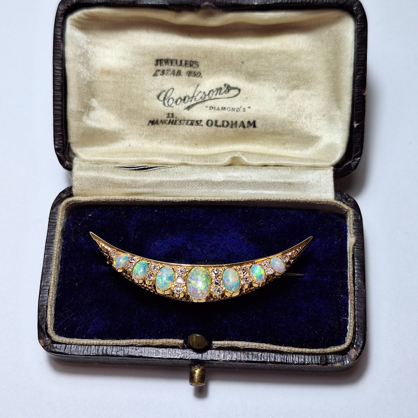 Vintage 18ct Yellow Gold Opal & Diamond crescent shaped brooch with original box