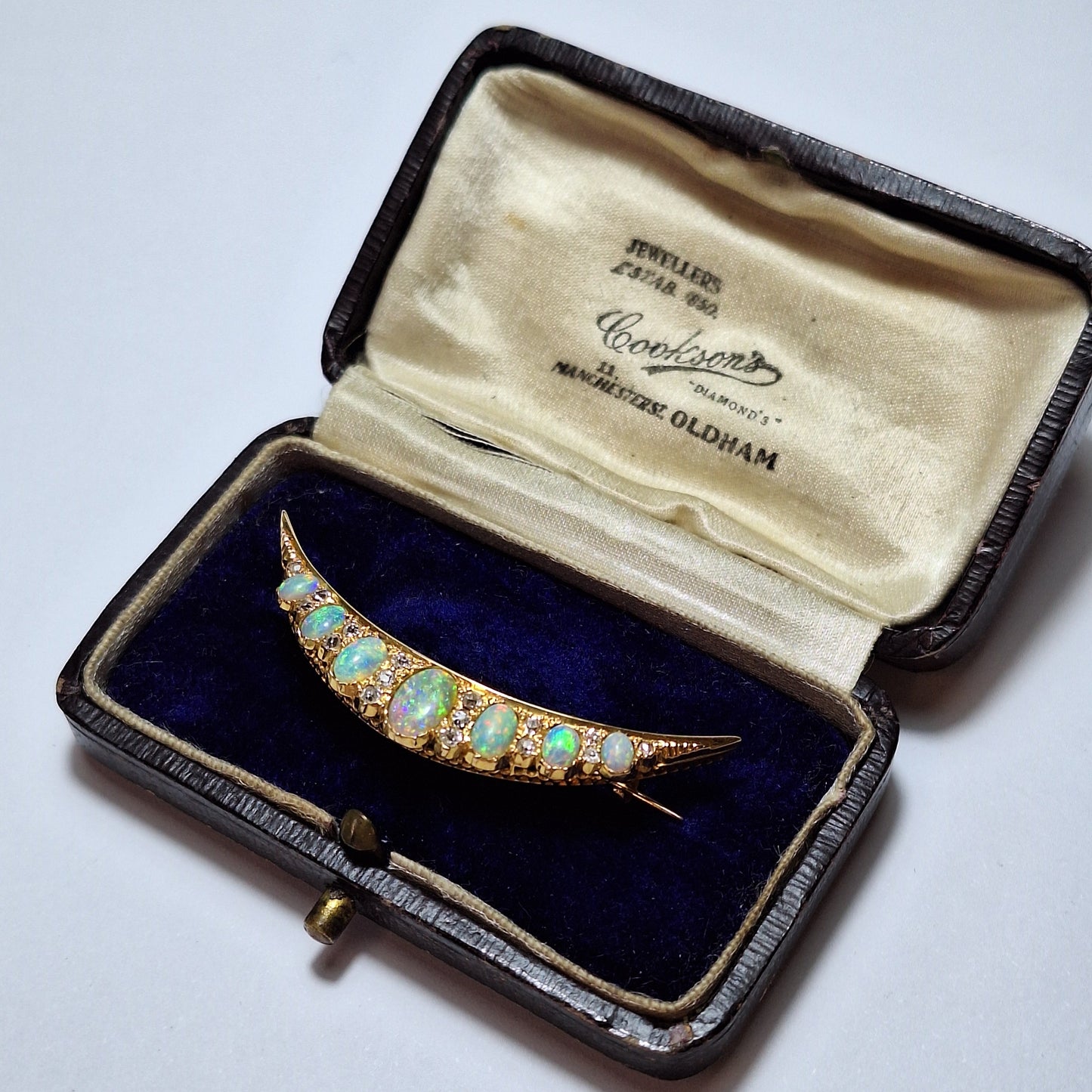 Vintage 18ct Yellow Gold Opal & Diamond crescent shaped brooch with original box