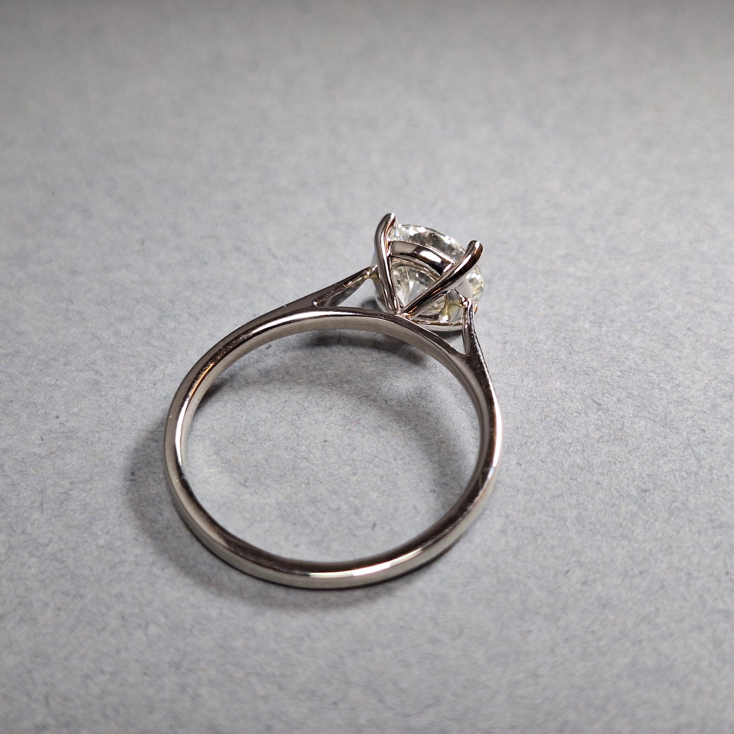 New Brilliant Cut 1.5ct Lab Grown Diamond on a Platinum Band