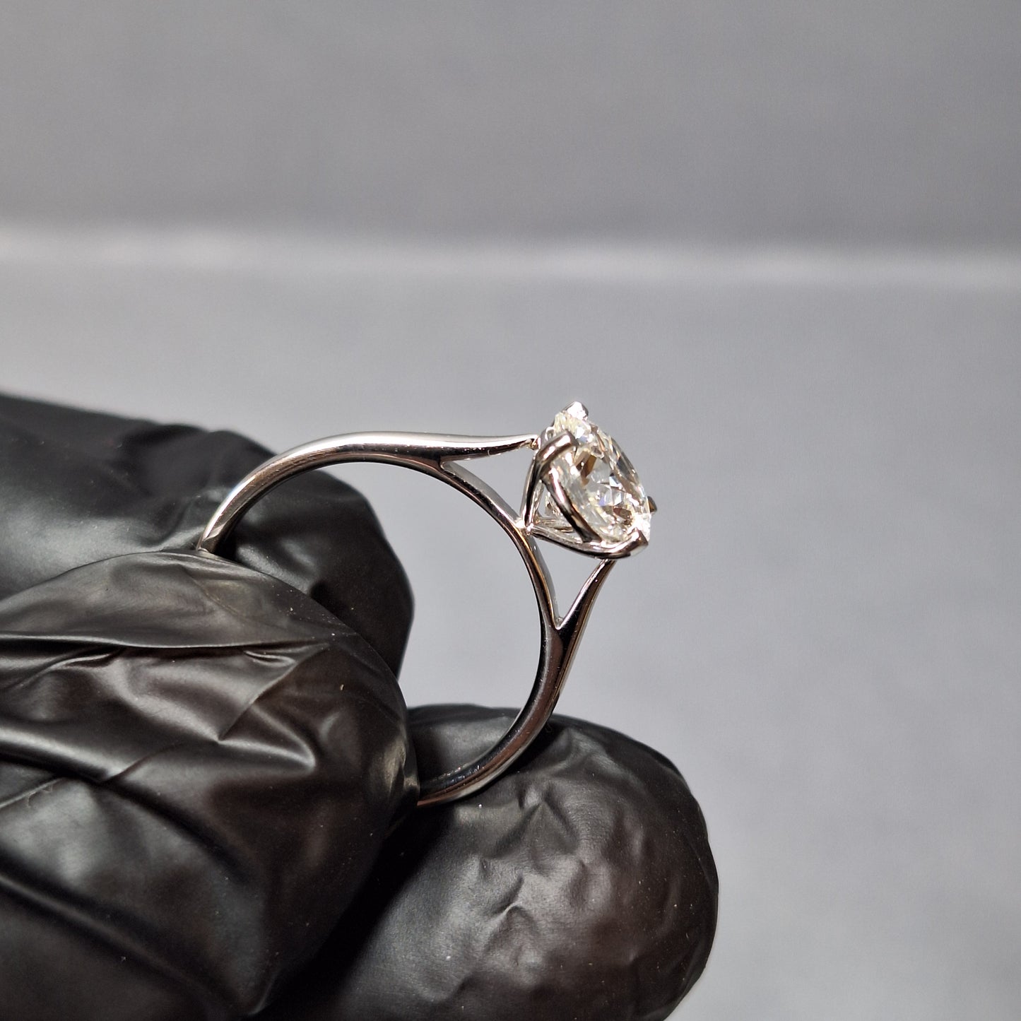 New Brilliant Cut 1.5ct Lab Grown Diamond on a Platinum Band