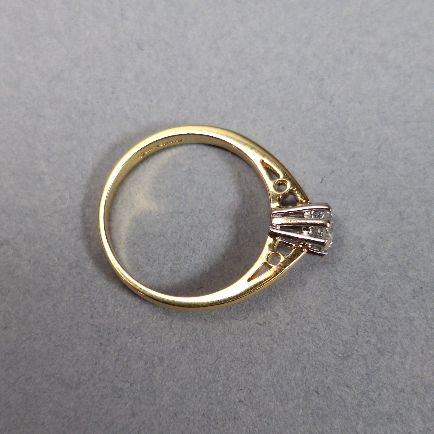 18ct Gold Diamond Single Stone Engagement Ring