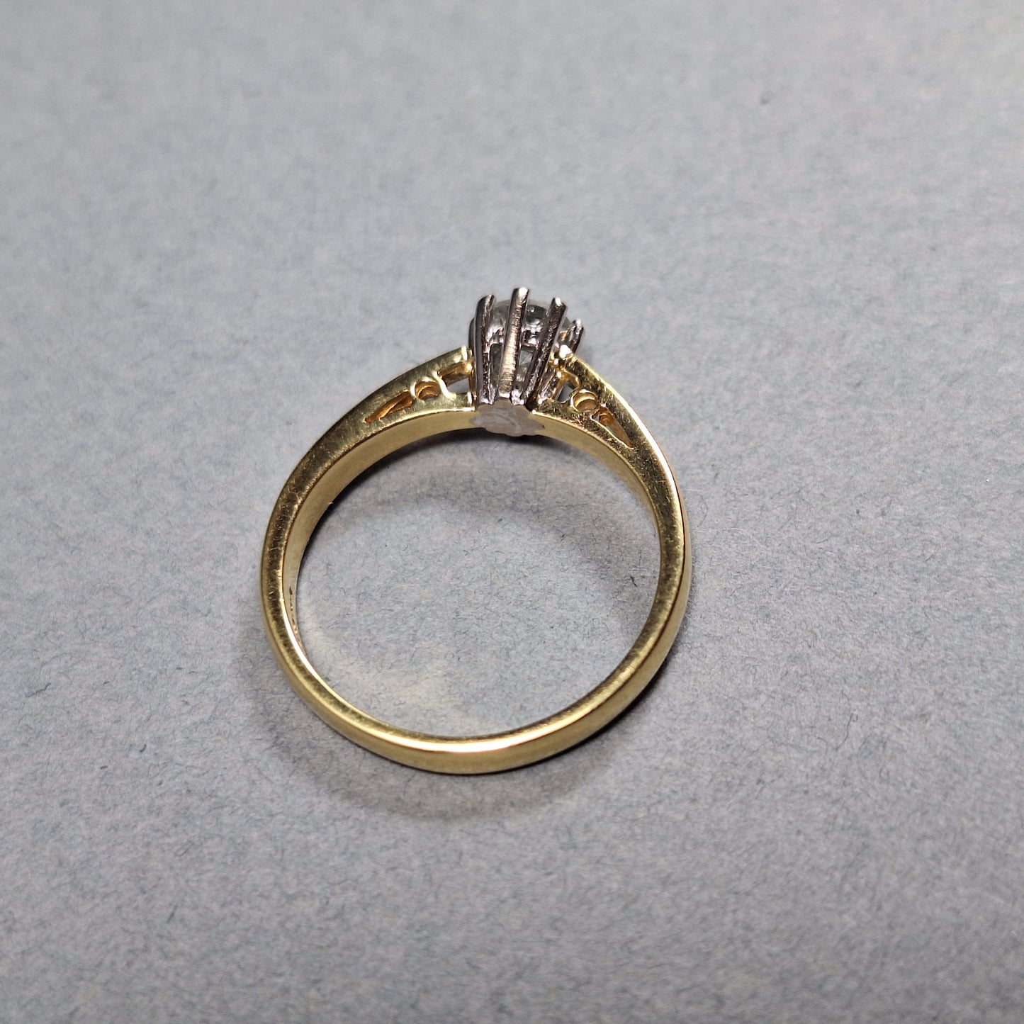 18ct Gold Diamond Single Stone Engagement Ring