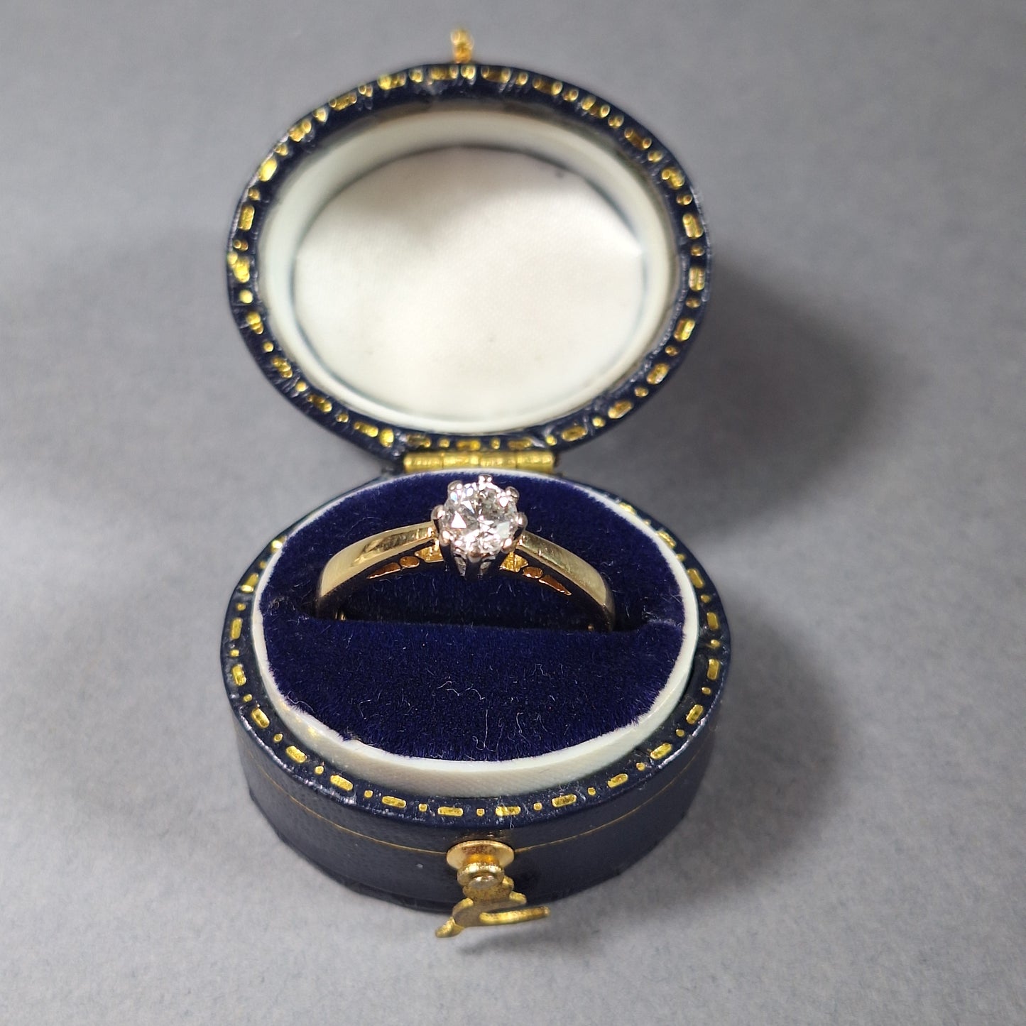 18ct Gold Diamond Single Stone Engagement Ring