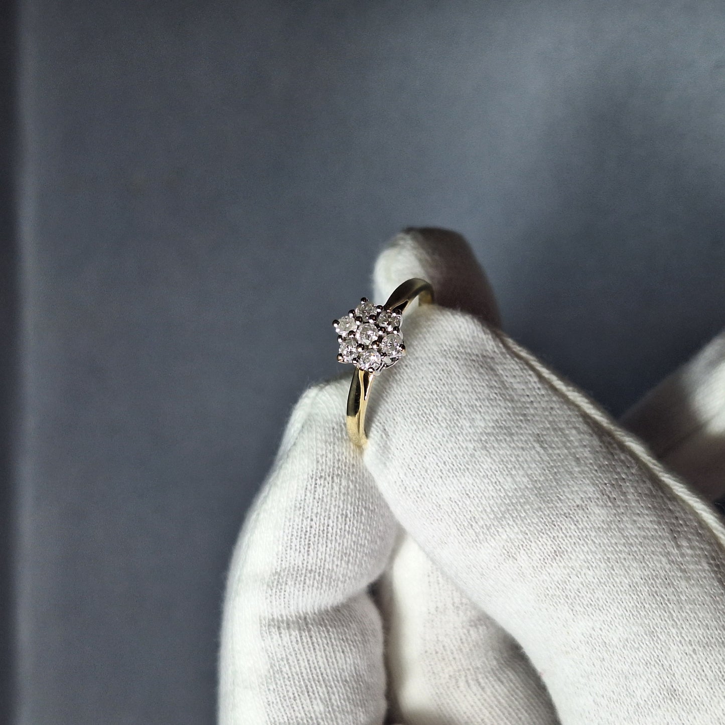 9ct Diamond Cluster Ring