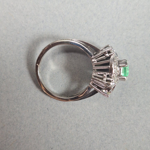 Vintage 14ct white gold Emerald & Diamond Cluster