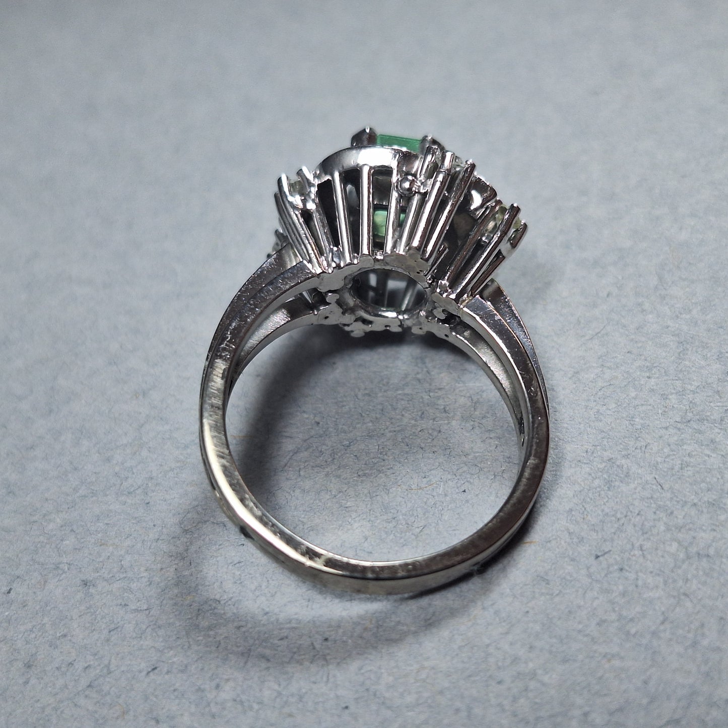 Vintage 14ct white gold Emerald & Diamond Cluster