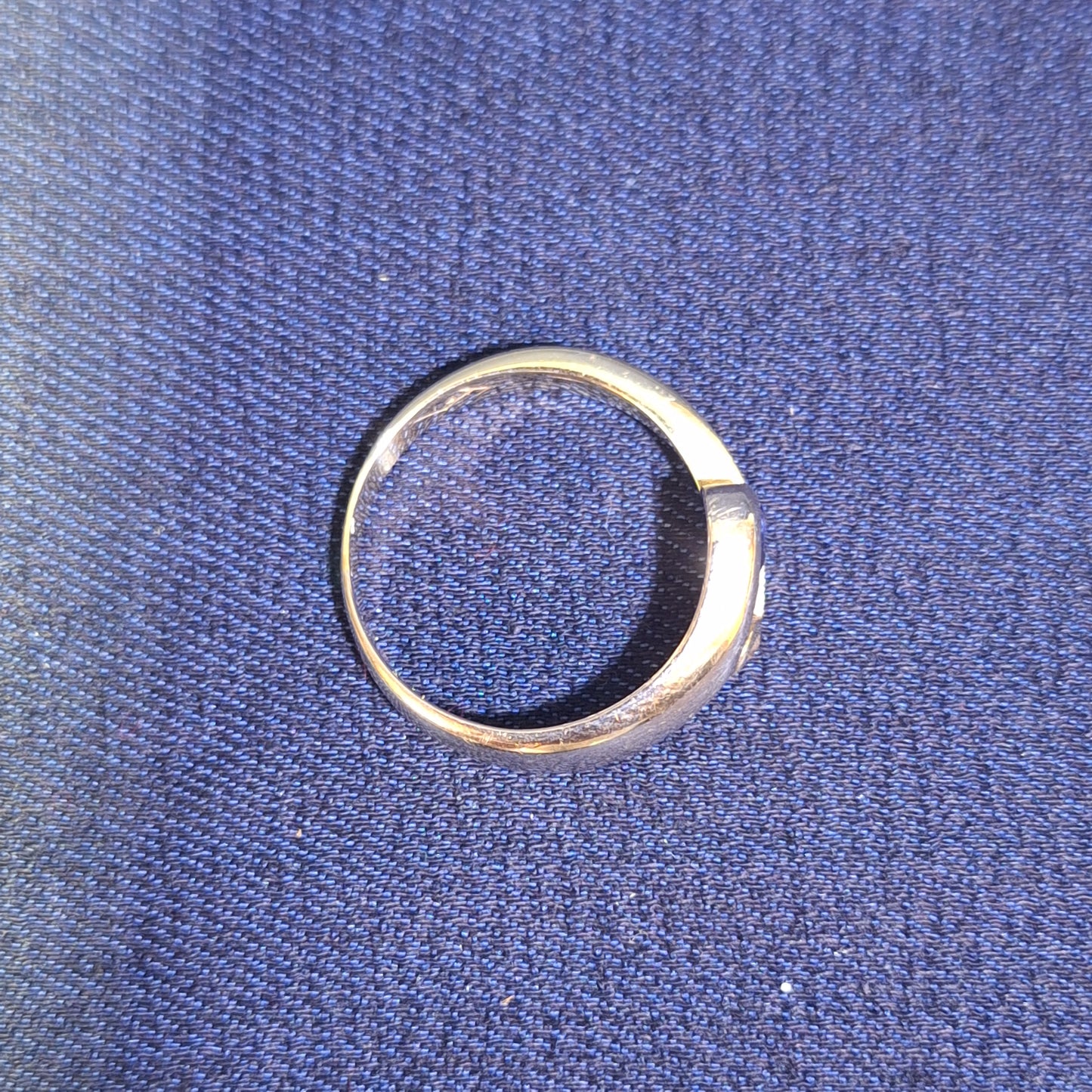 14ct Sapphire & Diamond ring