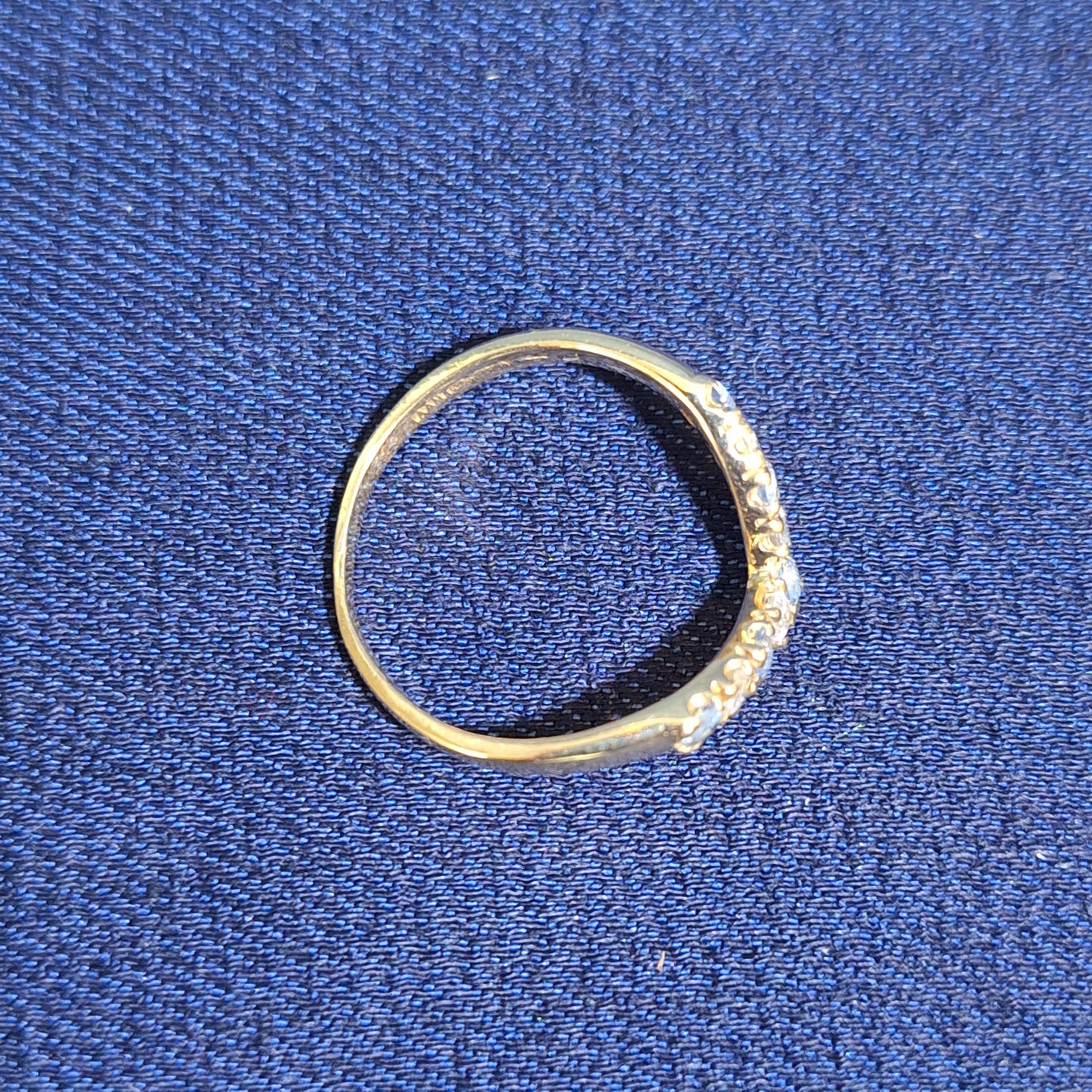 18ct half wish bone with cubic zirconia & blue topaz