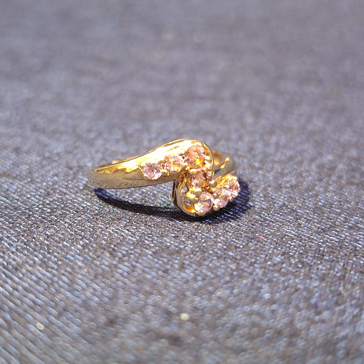 9ct ring with pink synthetic cubic zirconia