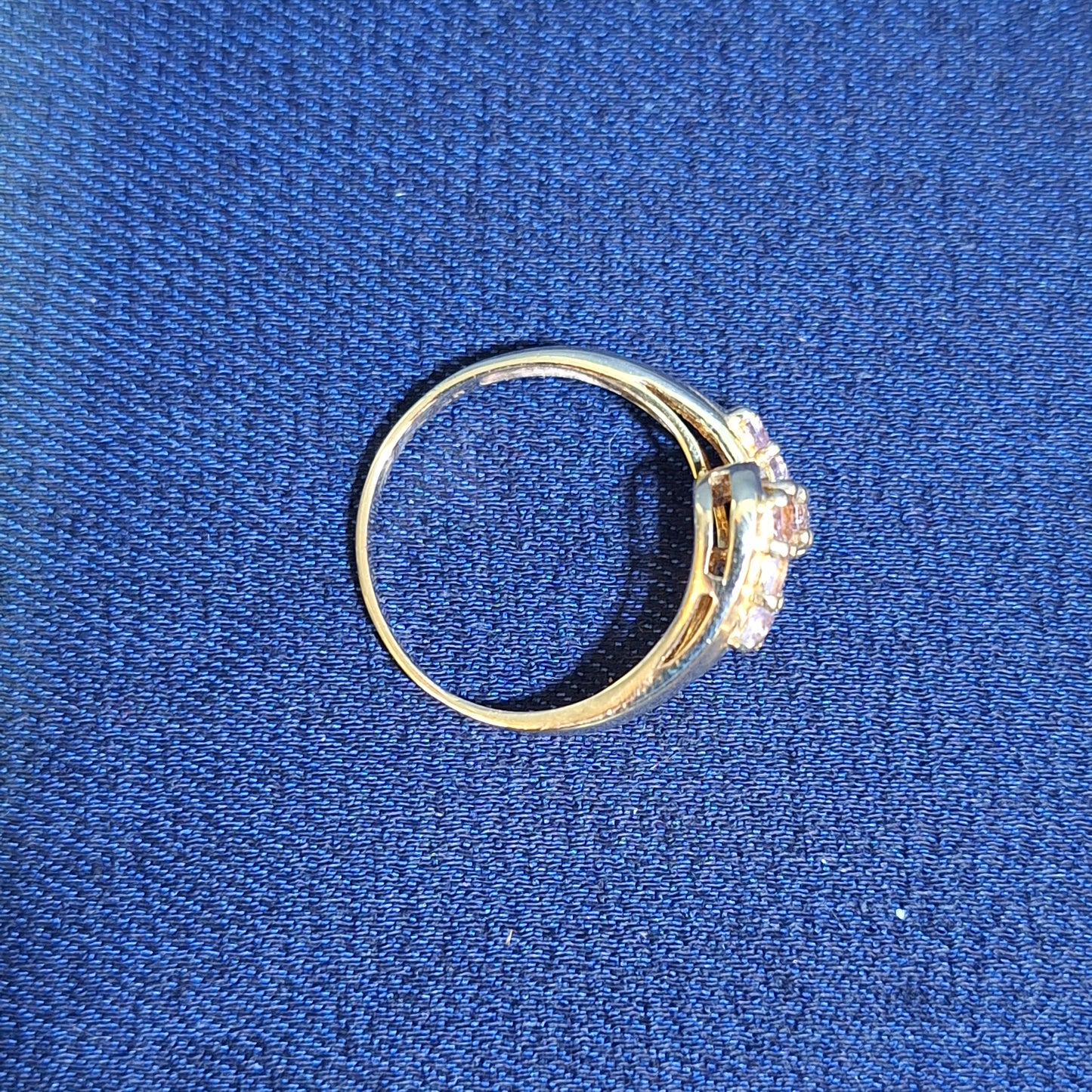 9ct ring with pink synthetic cubic zirconia