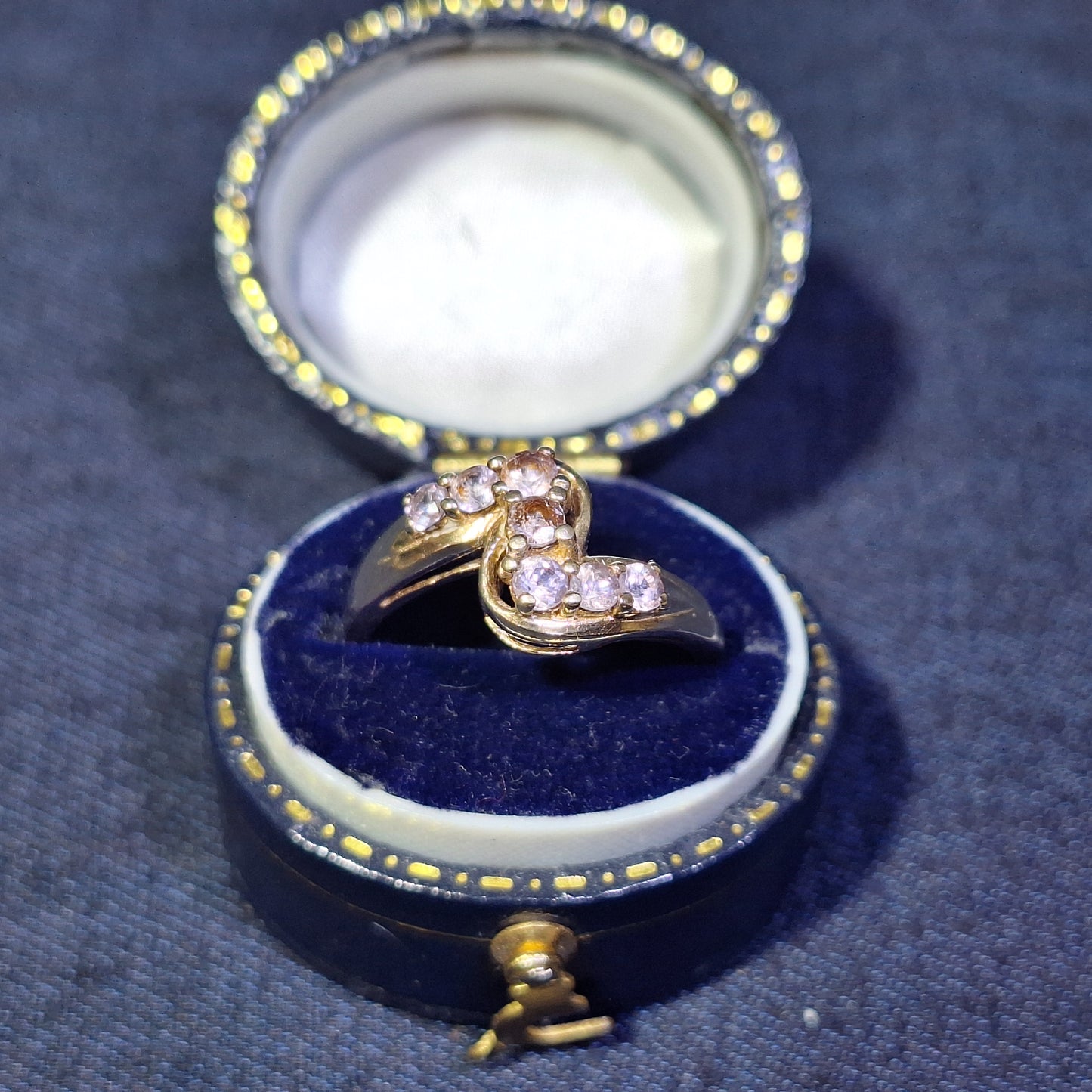 9ct ring with pink synthetic cubic zirconia