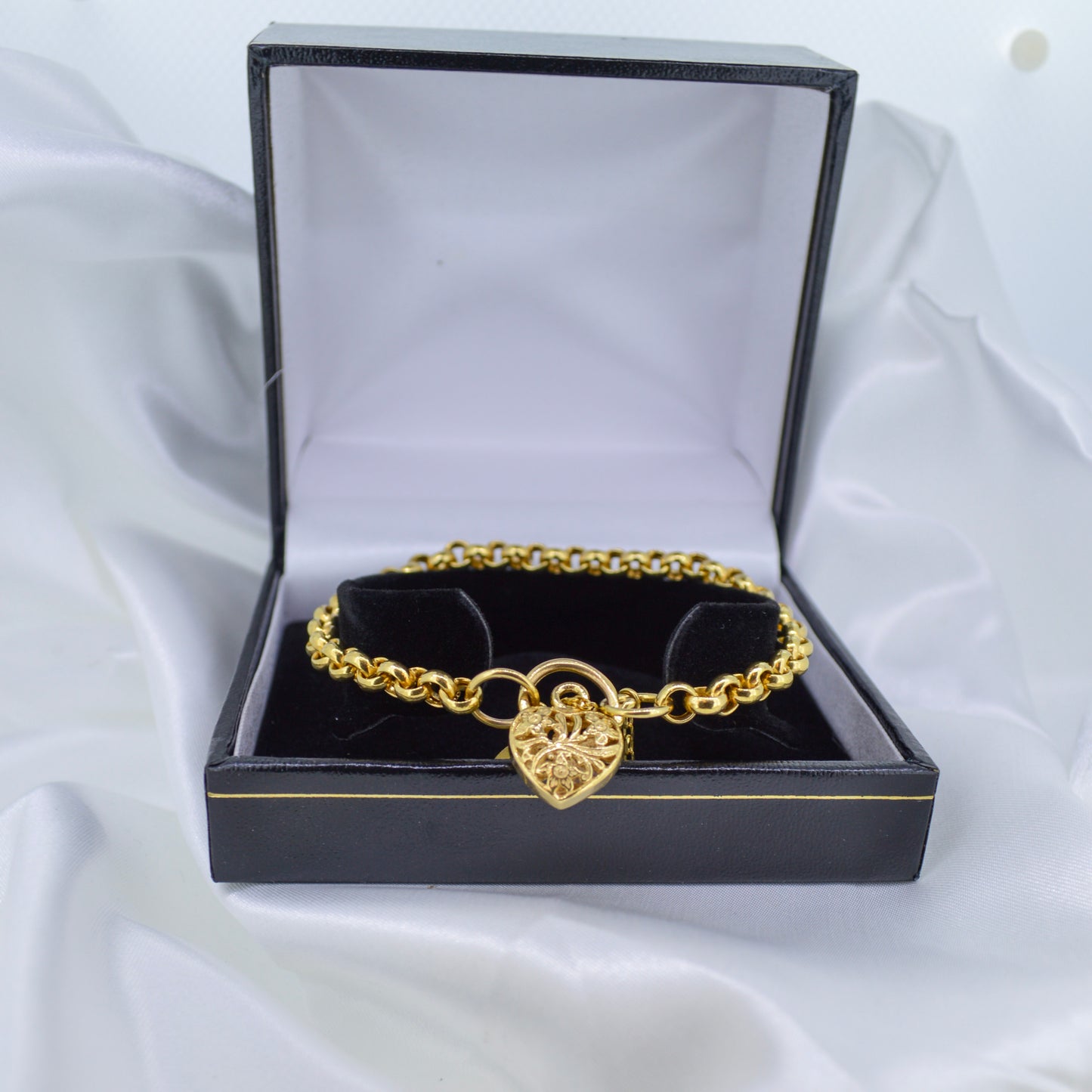9ct yellow Gold charm bracelet