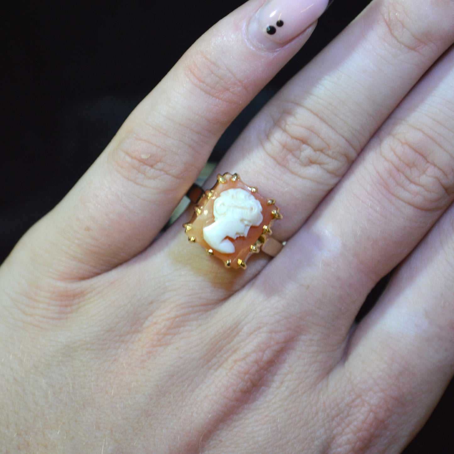Vintage 18ct cameo Ring