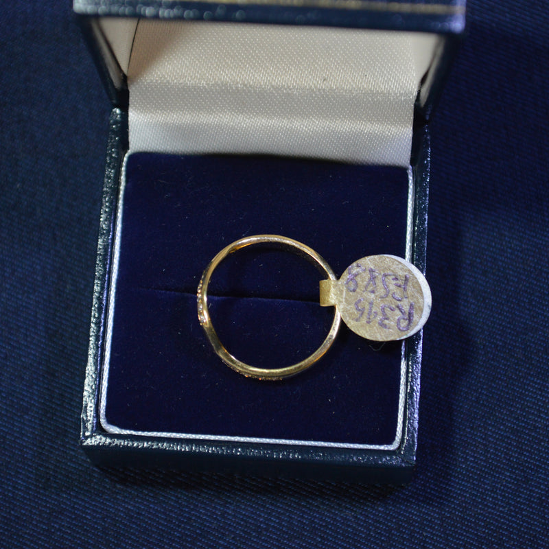 18ct wave ring