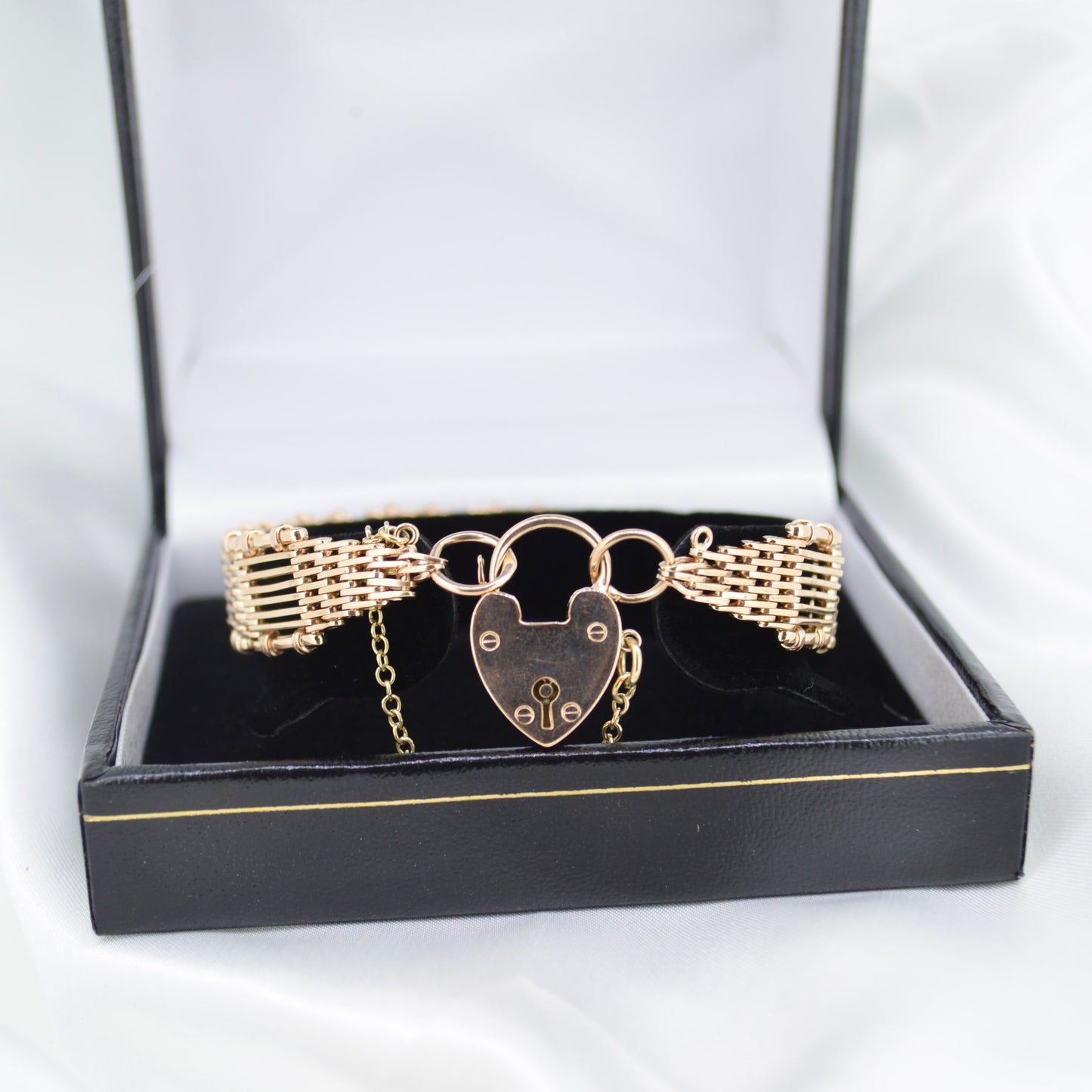 Solid 9ct Yellow Gold Vintage Gate Bracelet