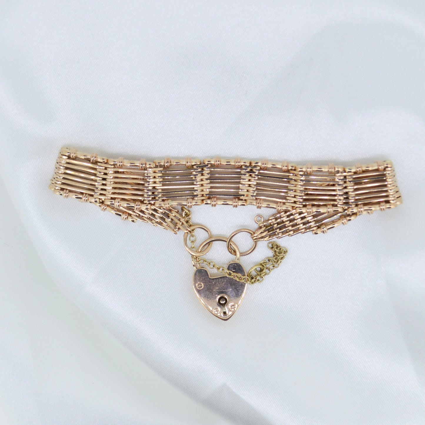 Solid 9ct Yellow Gold Vintage Gate Bracelet