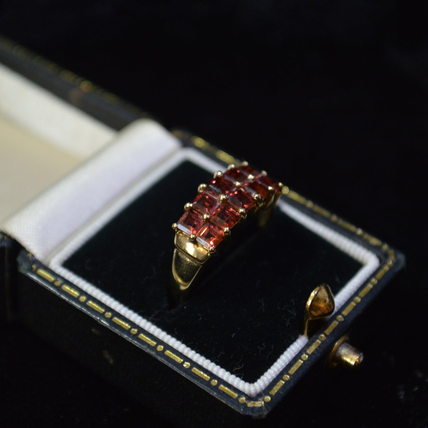 9ct Yellow Gold 10 Stone Cubic Zirconia Ring