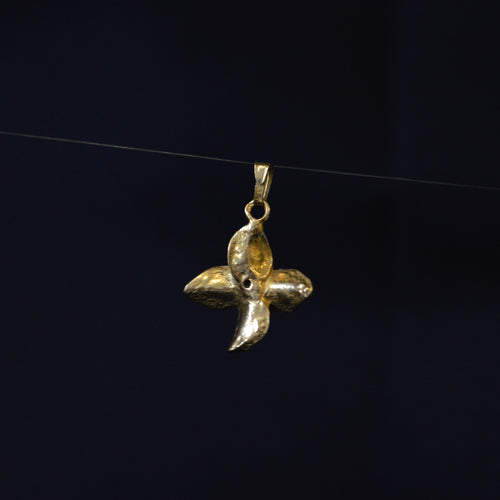 9ct Yellow Gold flower Pendant with A centre Diamond